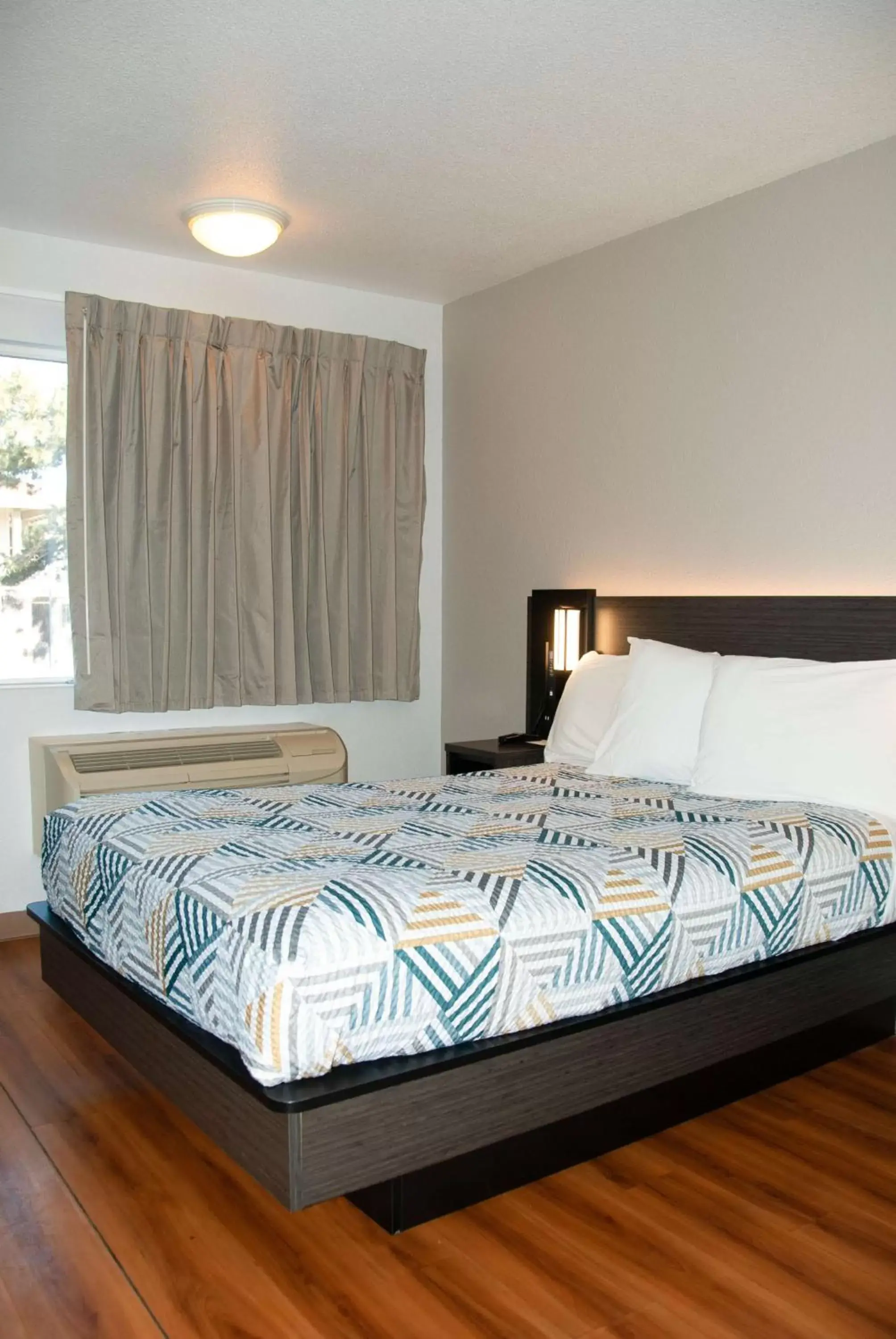 Bedroom, Bed in Motel 6-Carson City, NV