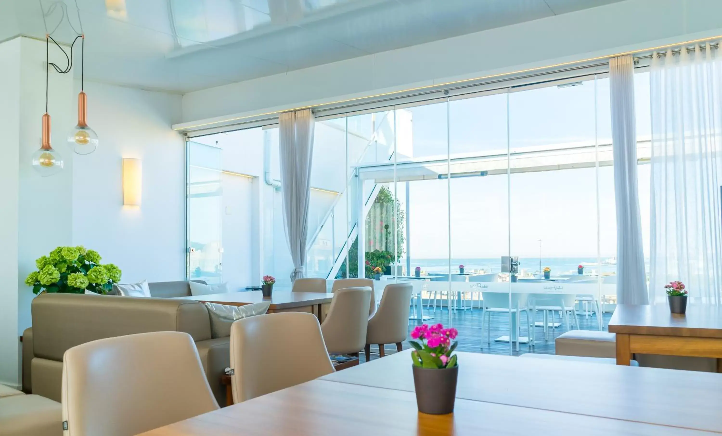 Restaurant/places to eat in Hotel Almudaina Restaurant/places to eat in Hotel Almudaina