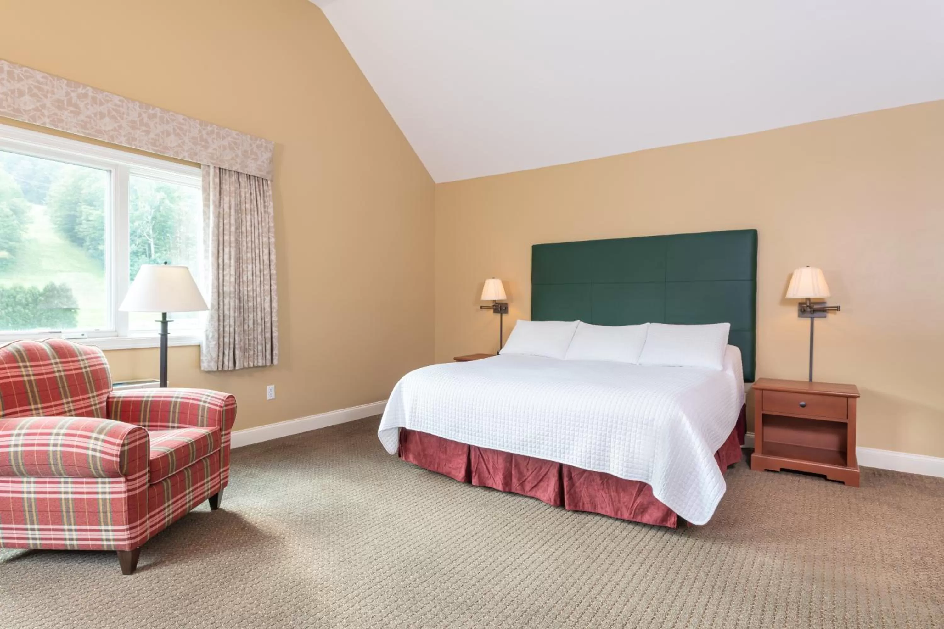 Bedroom, Bed in Grand Summit Resort