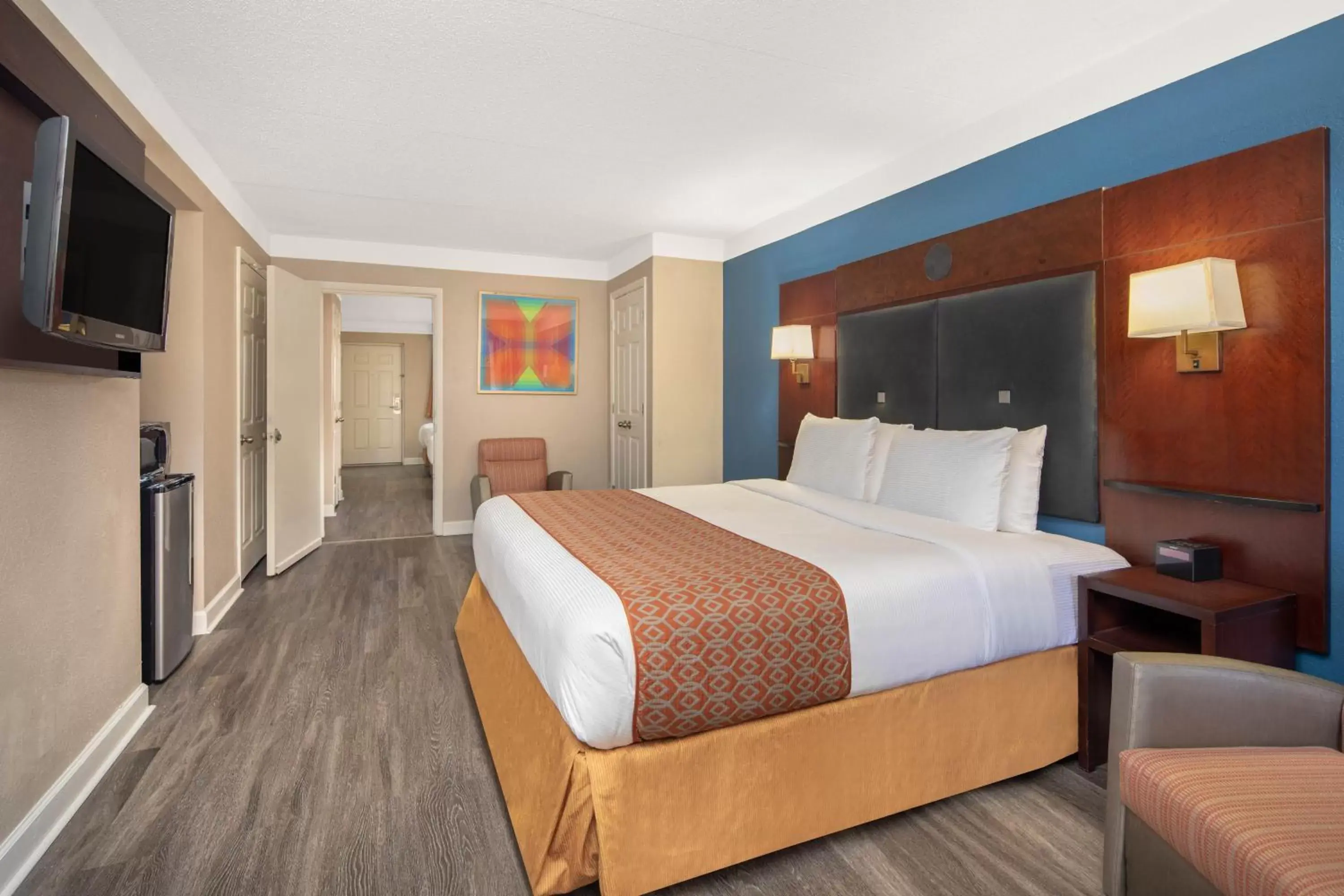 Photo of the whole room, Bed in Baymont by Wyndham Marietta/Atlanta North