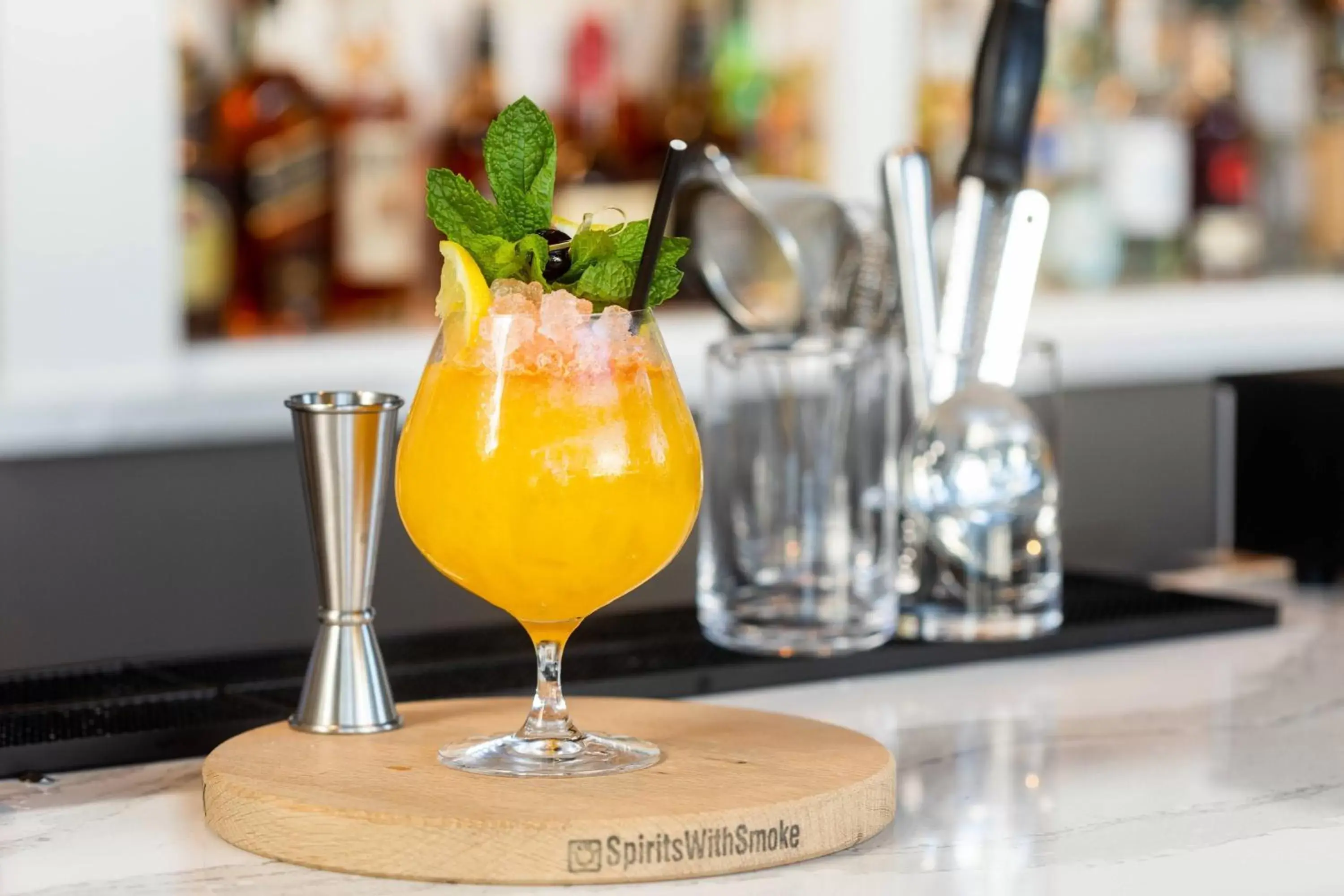 Lounge or bar, Drinks in AC Hotel by Marriott Los Angeles South Bay