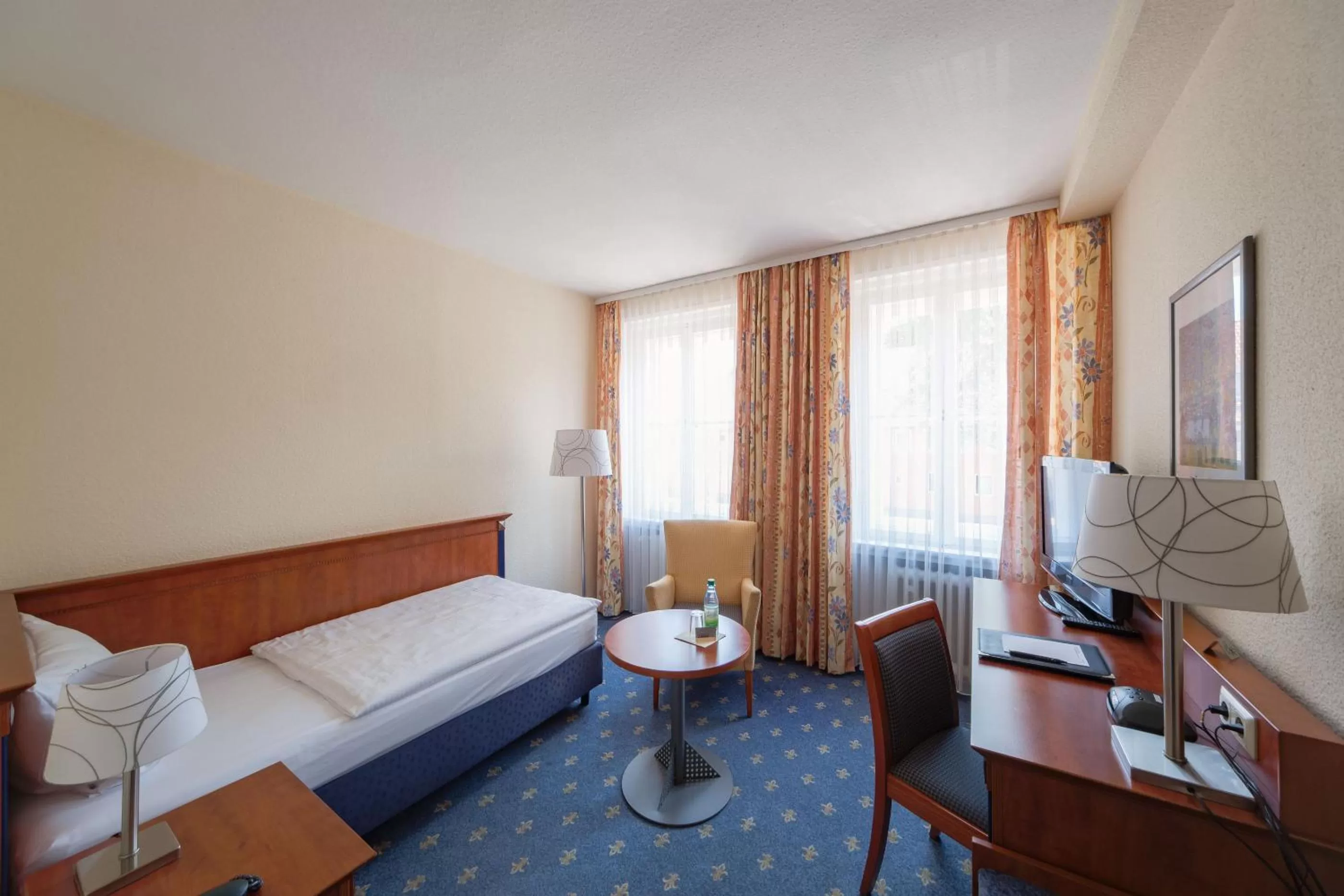 Photo of the whole room, Bed in Hotel am See