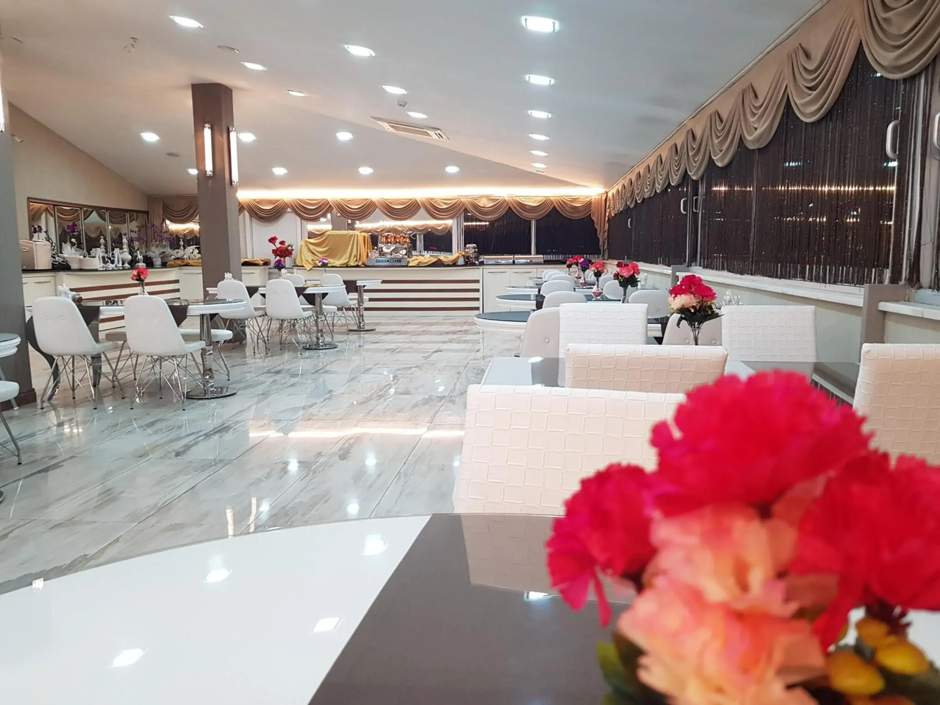 Restaurant/Places to Eat in Ismira Hotel Ankara