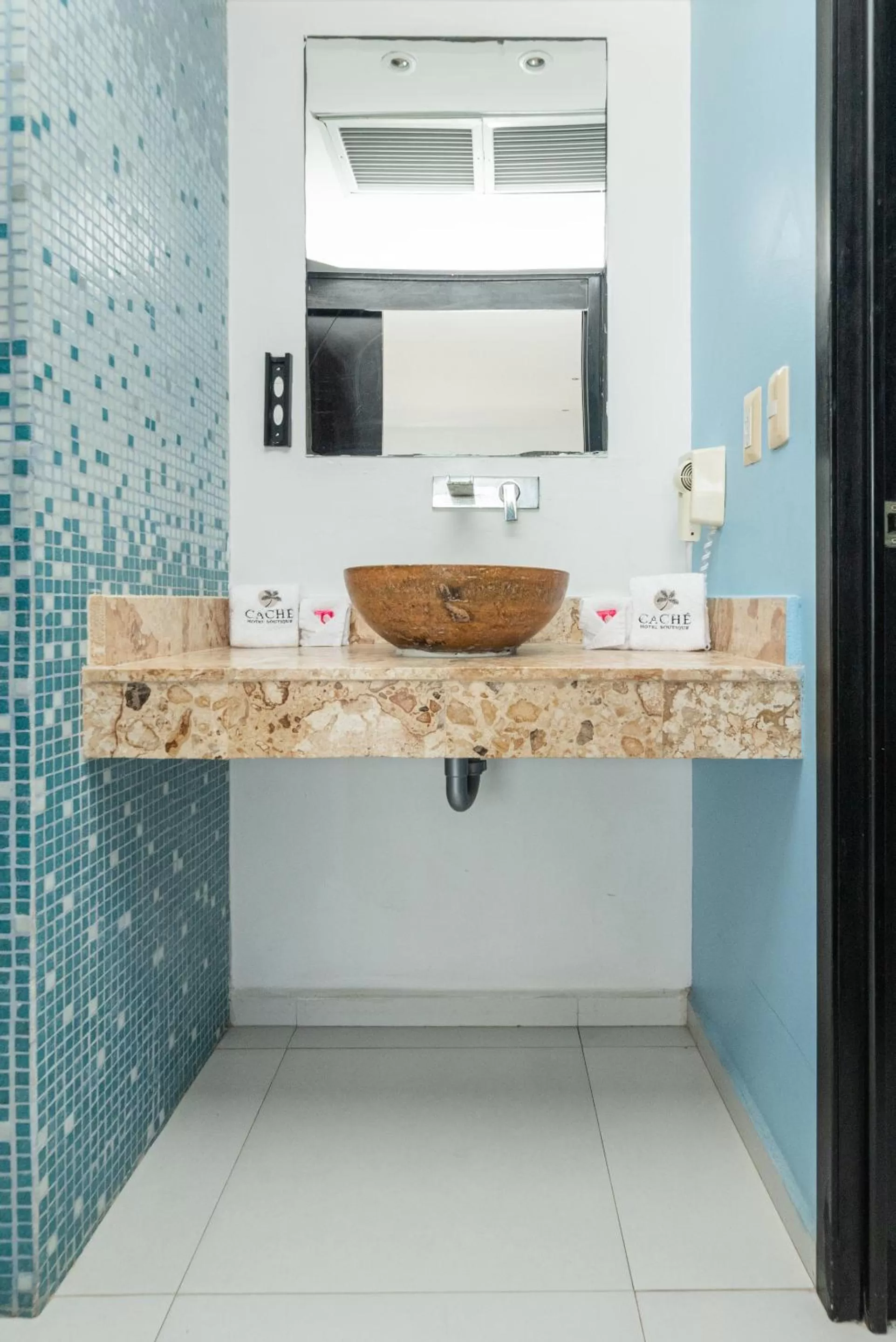 Bathroom in Hotel Cache