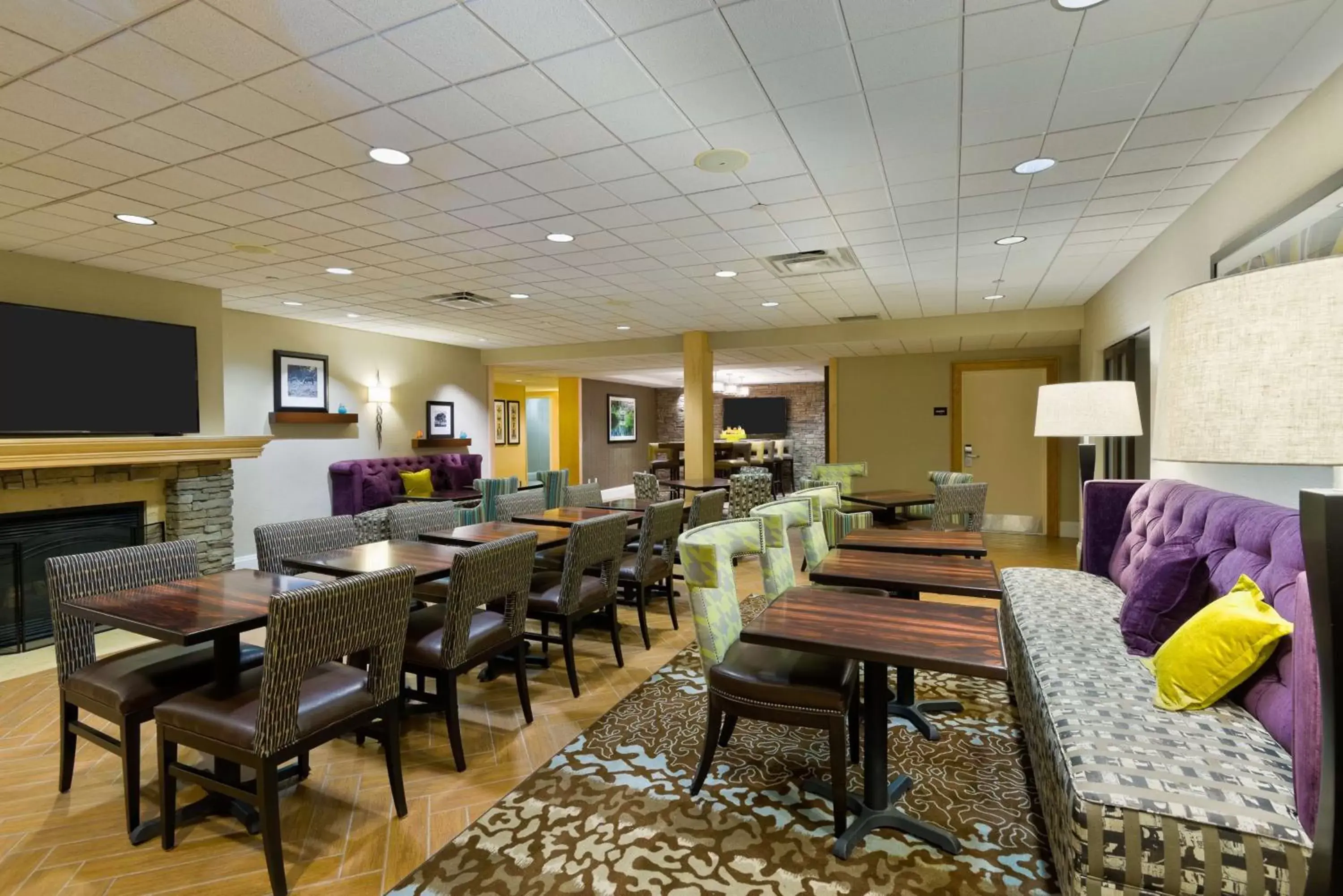 Breakfast, Restaurant/Places to Eat in Hampton Inn Danbury