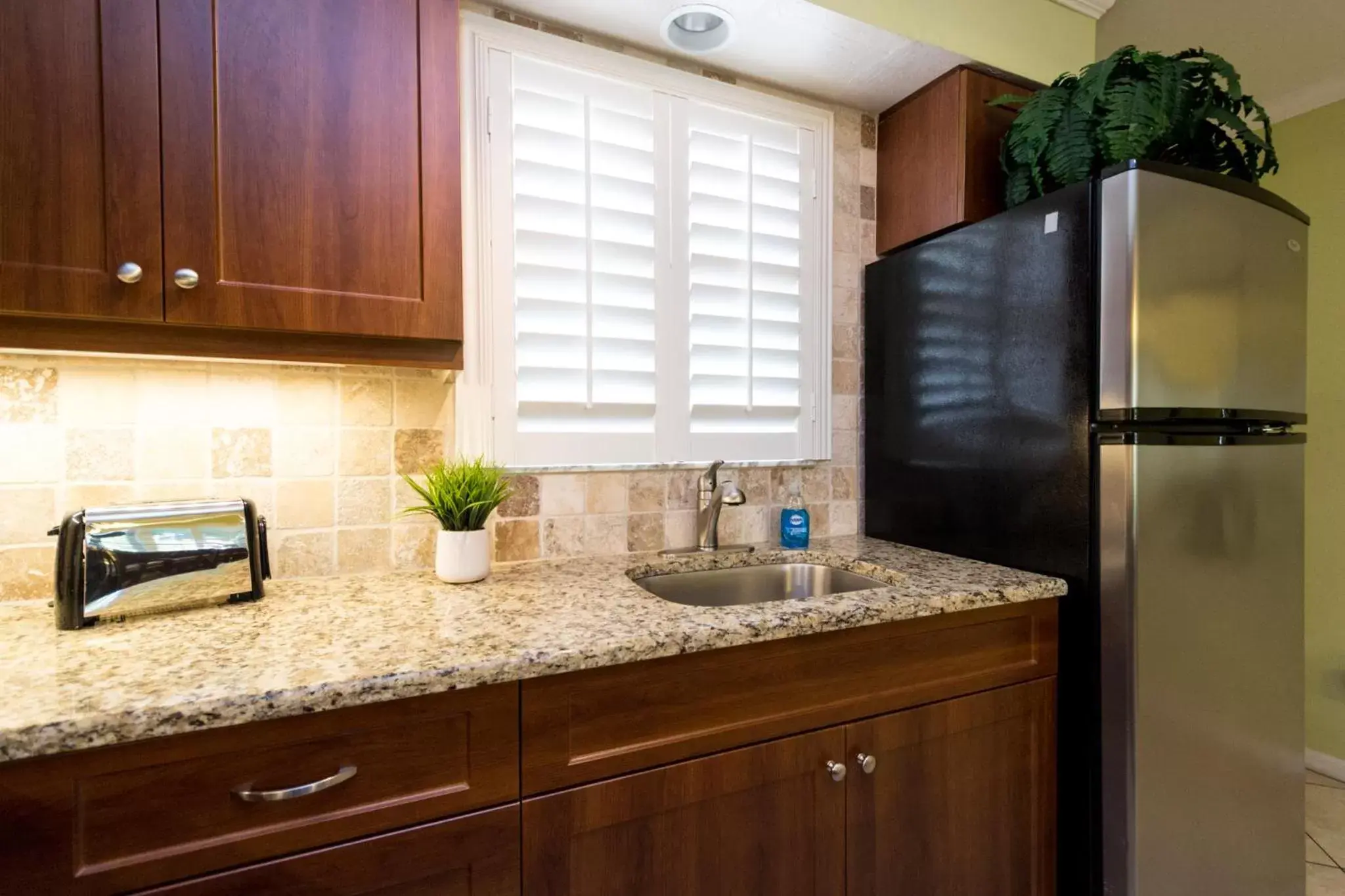 Kitchen or kitchenette, Kitchen/Kitchenette in Tropical Beach Resorts - Sarasota