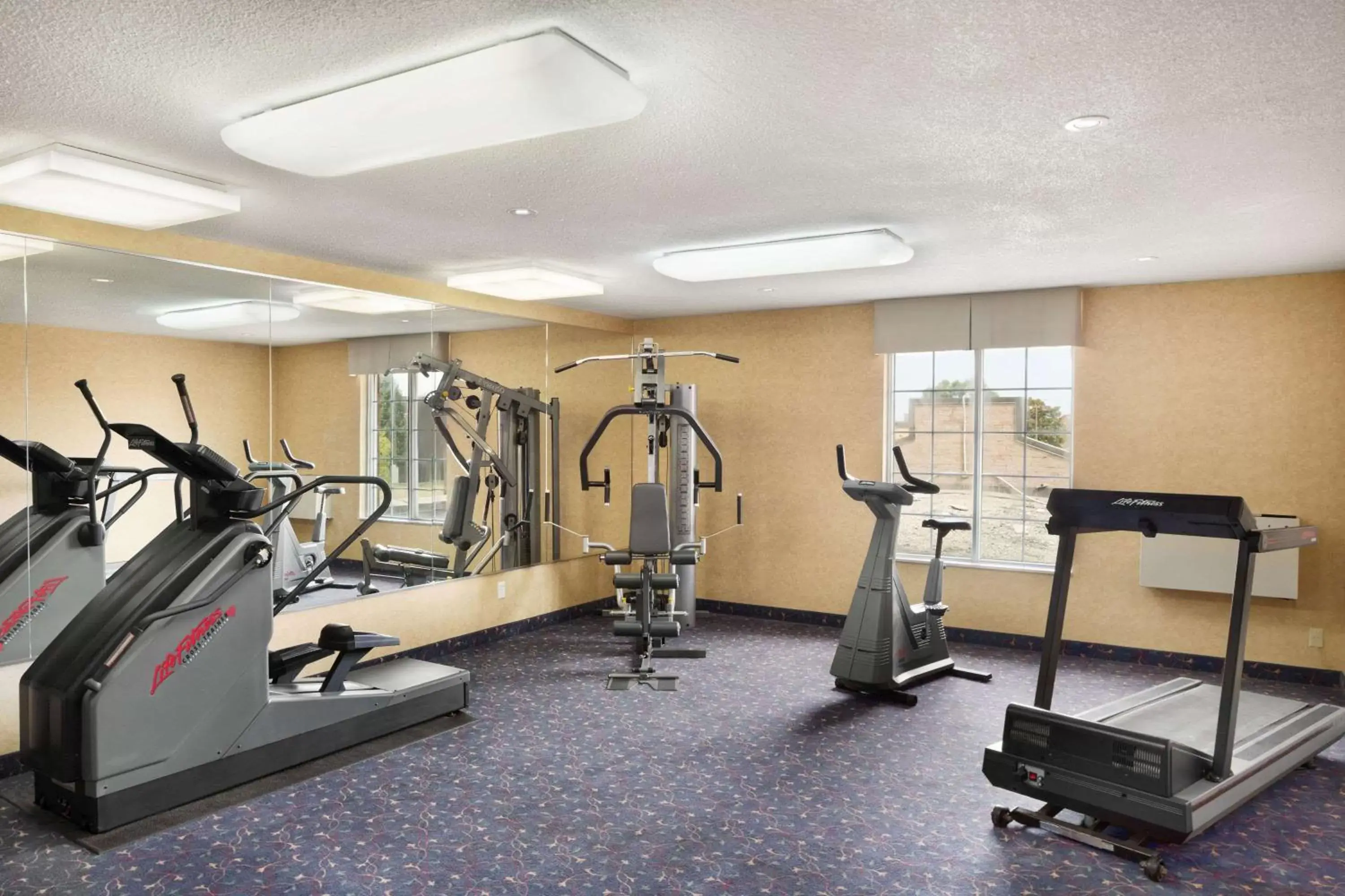 Fitness centre/facilities in Days Inn by Wyndham Brantford Fitness centre/facilities in Days Inn by Wyndham Brantford