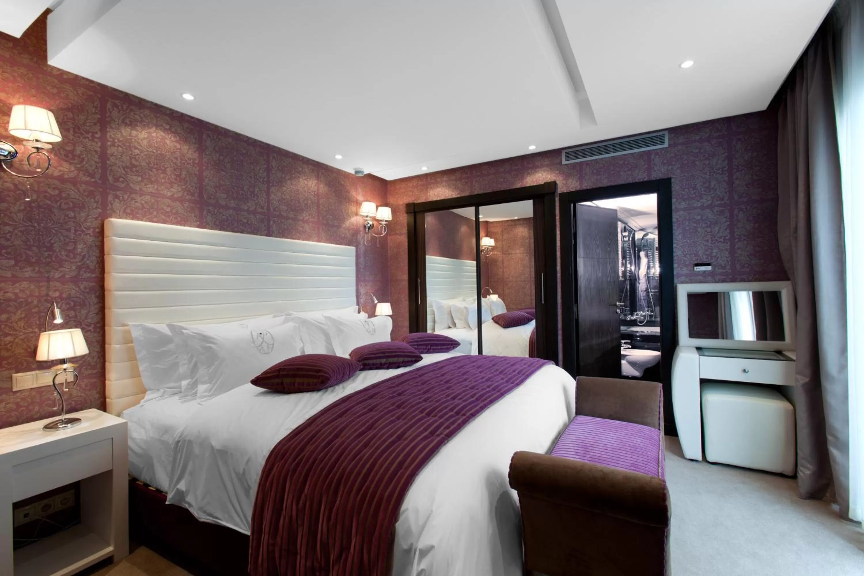 Bedroom, Bed in Art Palace Suites & Spa