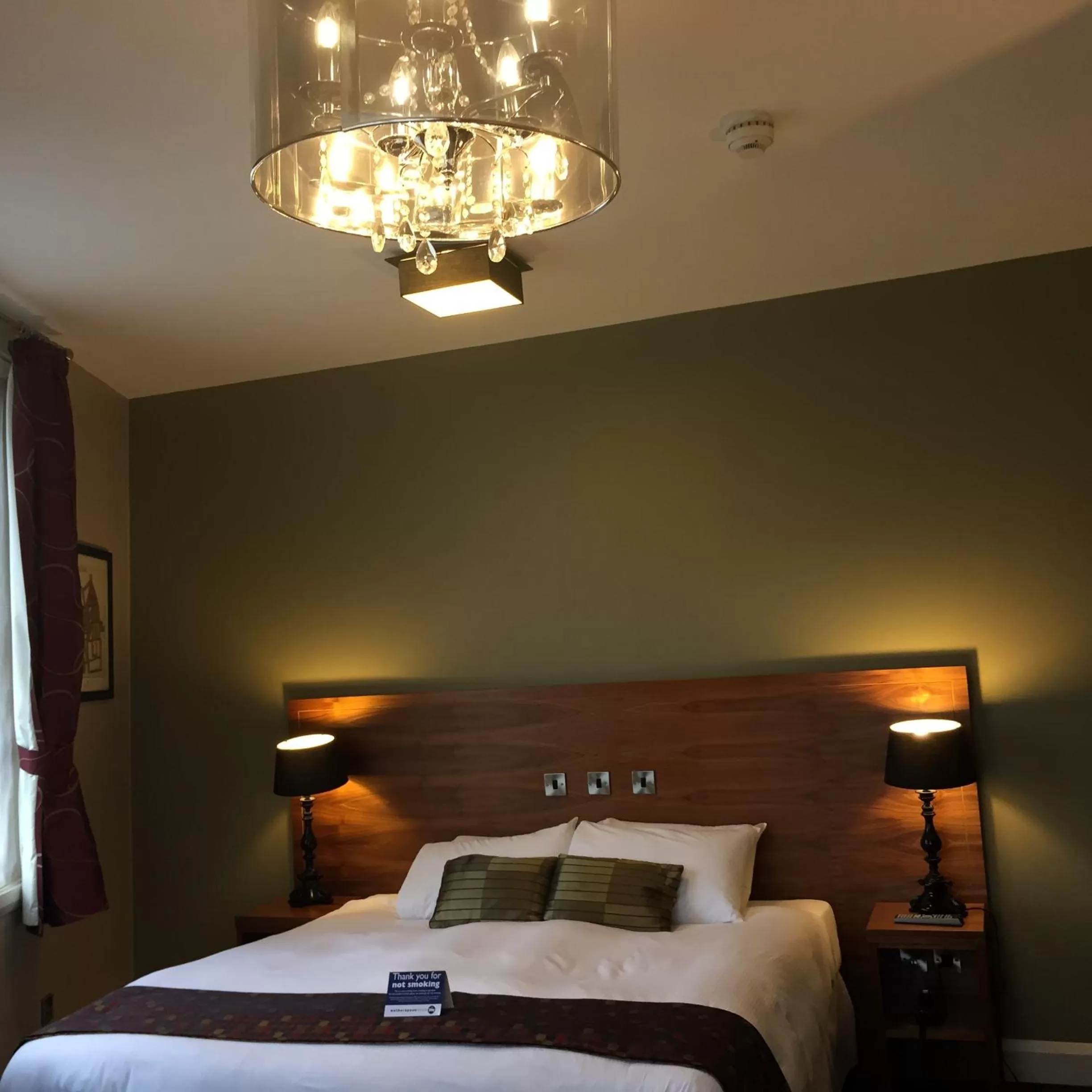 Photo of the whole room, Bed in The Shrewsbury Hotel Wetherspoon