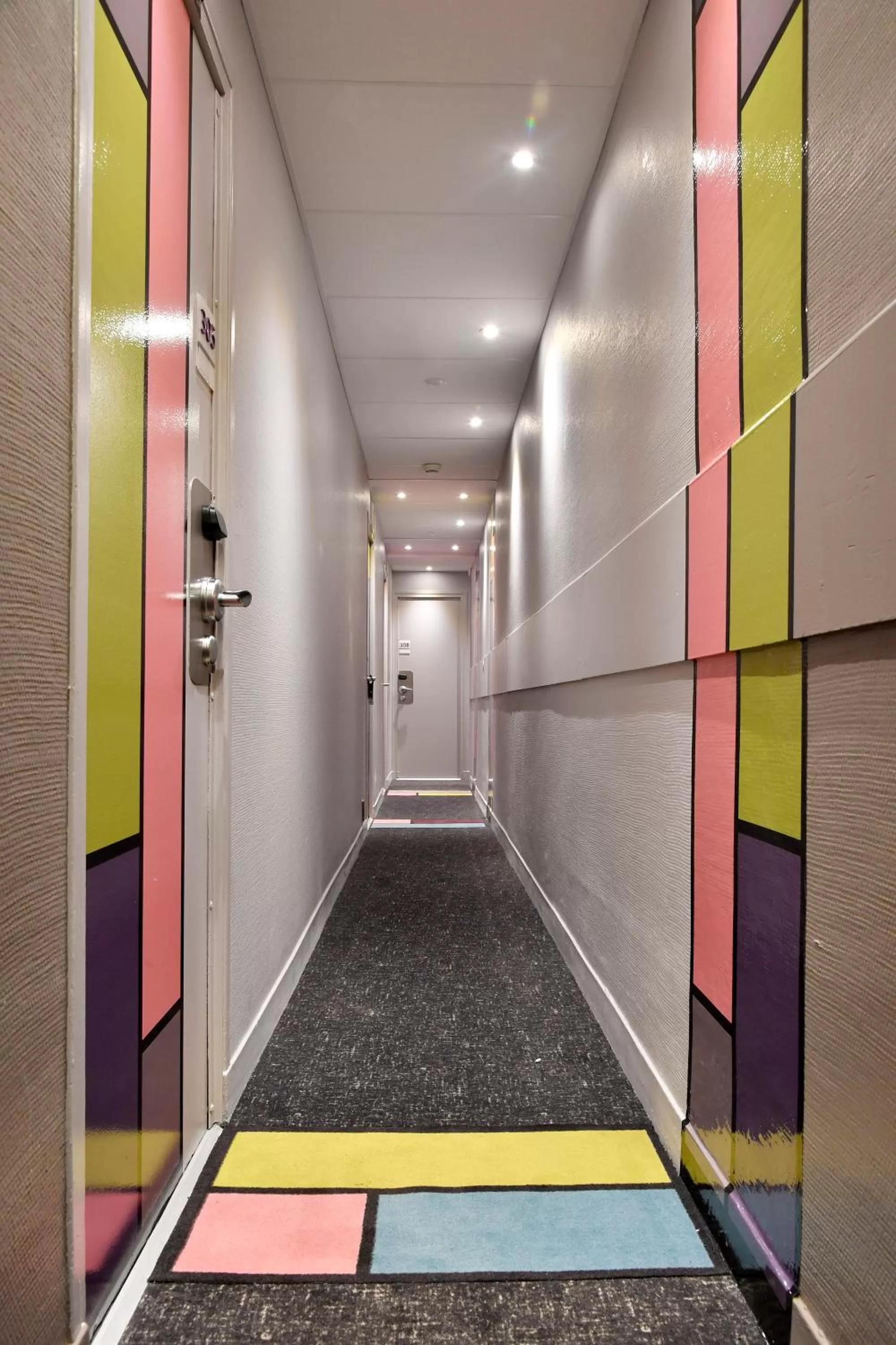 Decorative detail in Mercure Paris Gare de l'Est