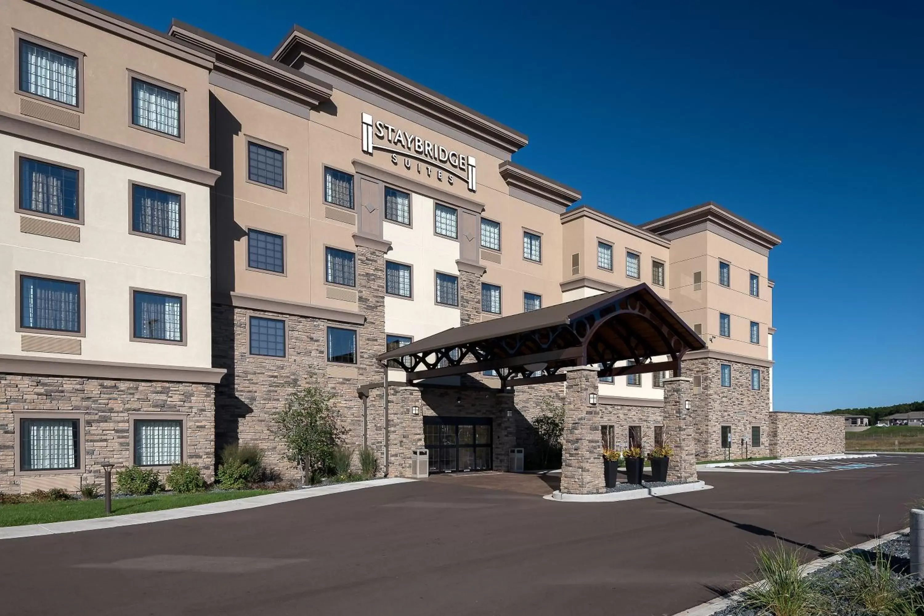 Property Building in Staybridge Suites Eau Claire - Altoona, an IHG Hotel