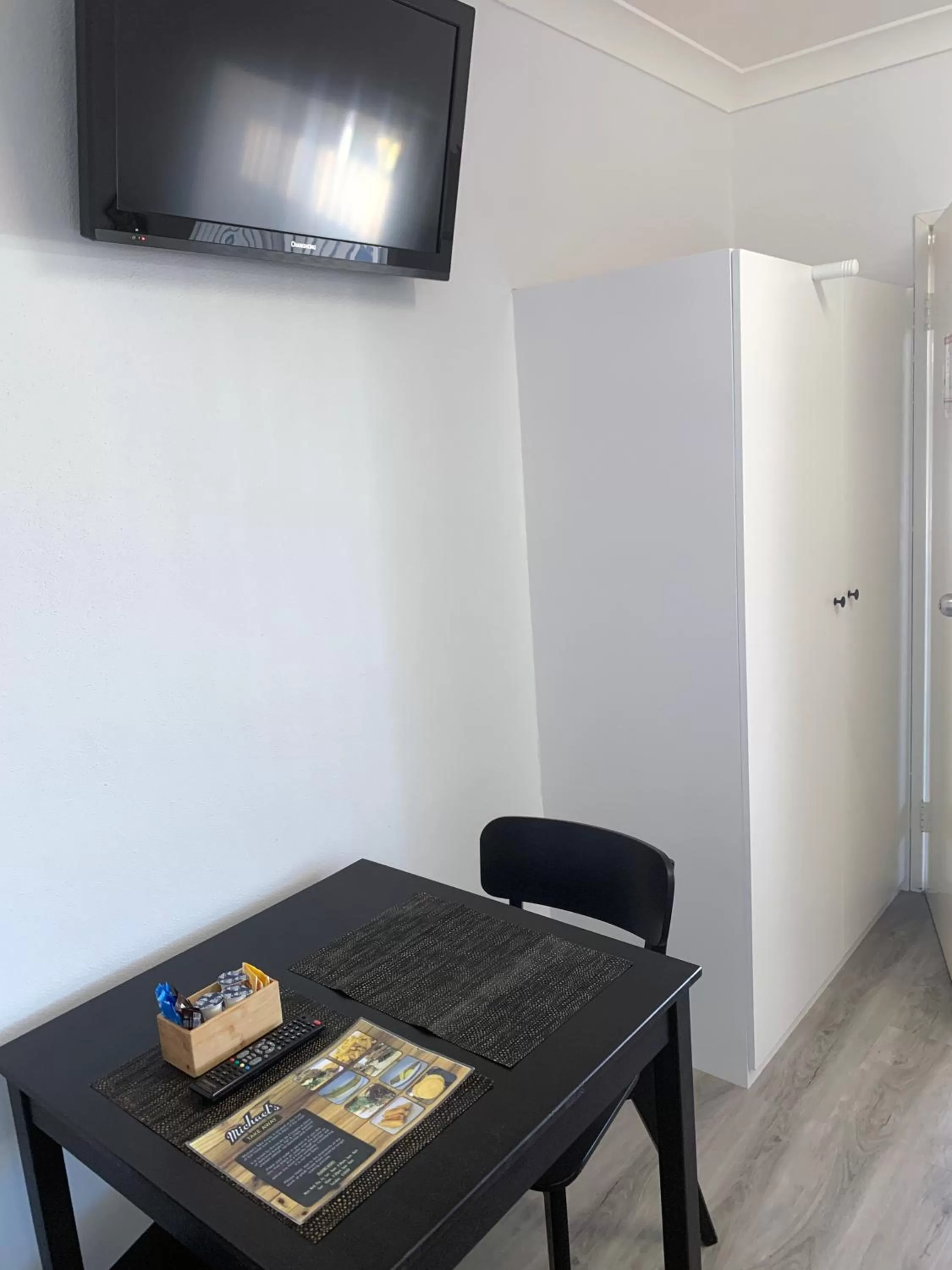 TV and multimedia in Baths Motel Moree