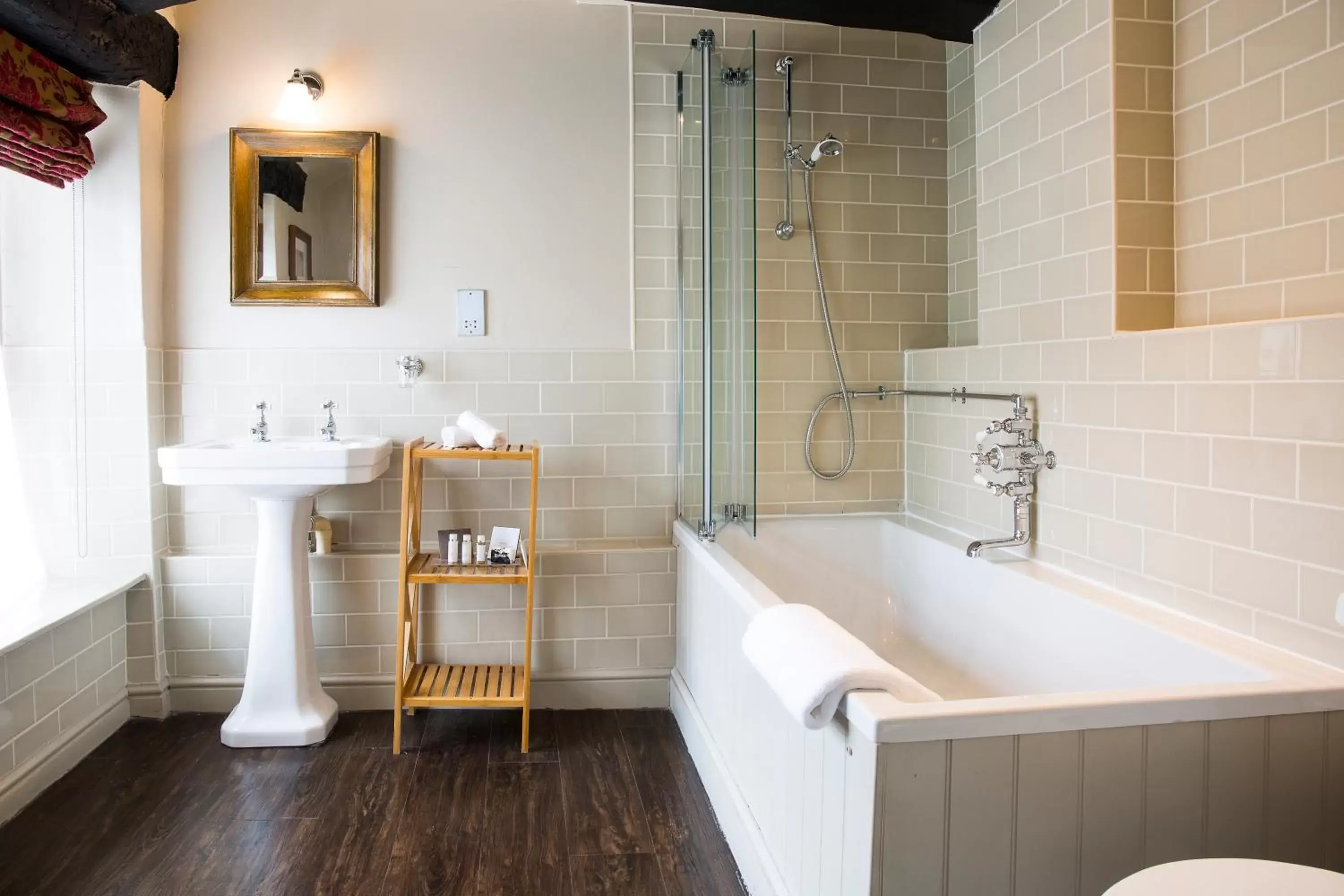 Double Room with Four-Poster Bed in The Castle Inn Double Room with Four-Poster Bed in The Castle Inn