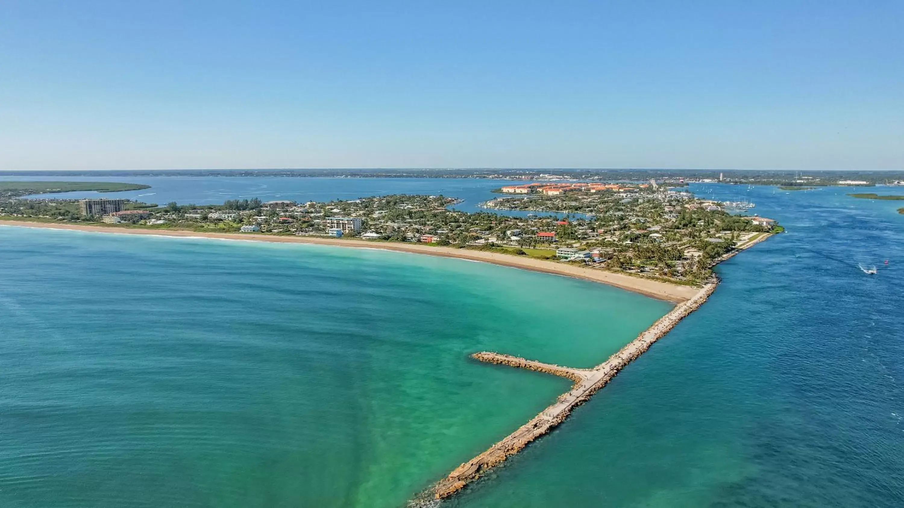 Nearby landmark, Bird's-eye View in Royal Inn Beach Hutchinson Island