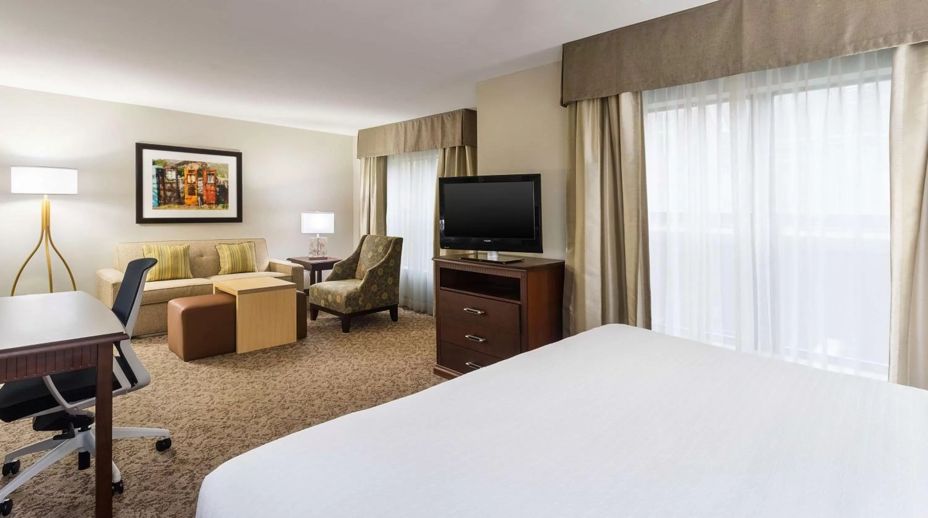 Living room, Bed in Homewood Suites by Hilton Shreveport
