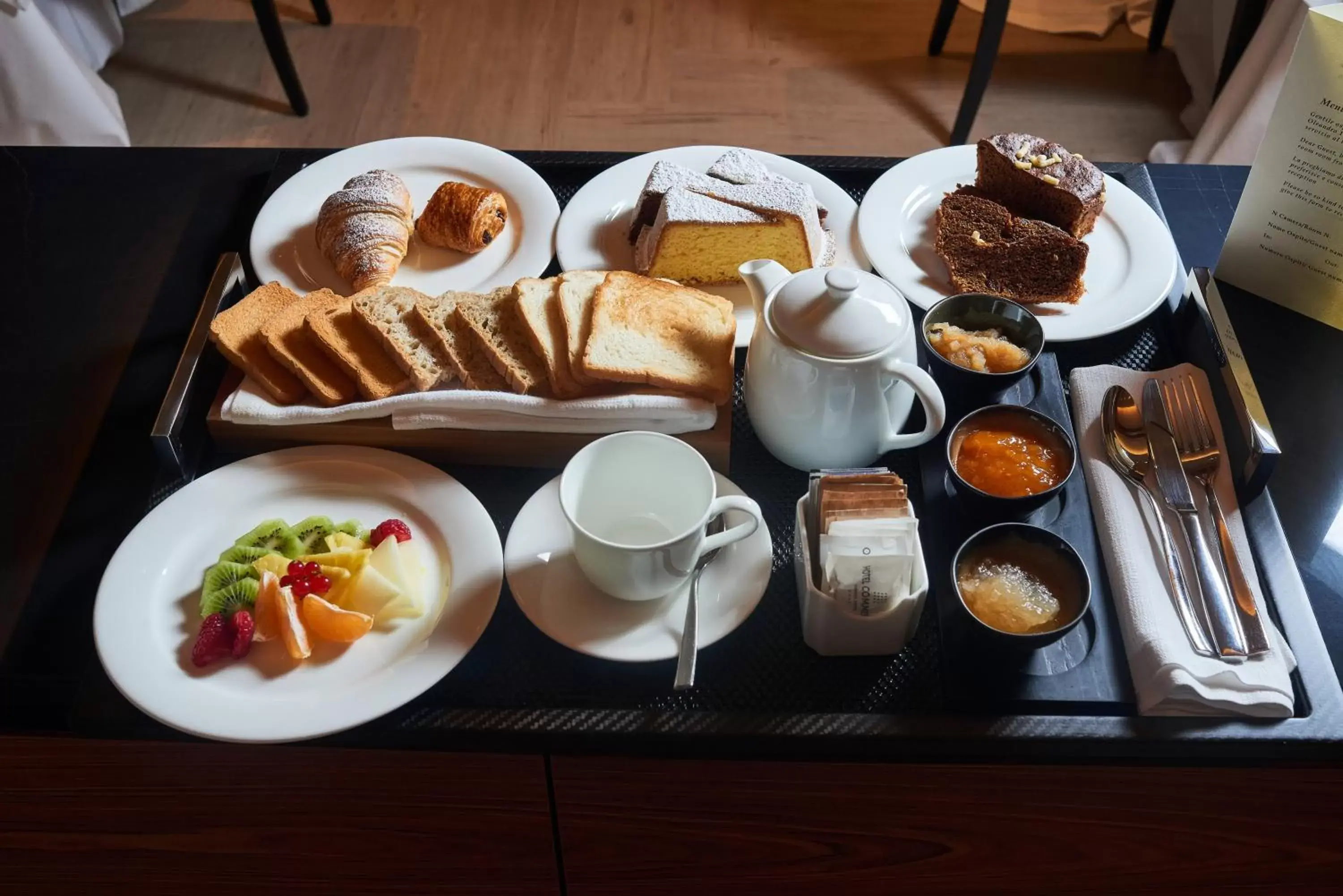 Breakfast in Hotel Commercio Breakfast in Hotel Commercio