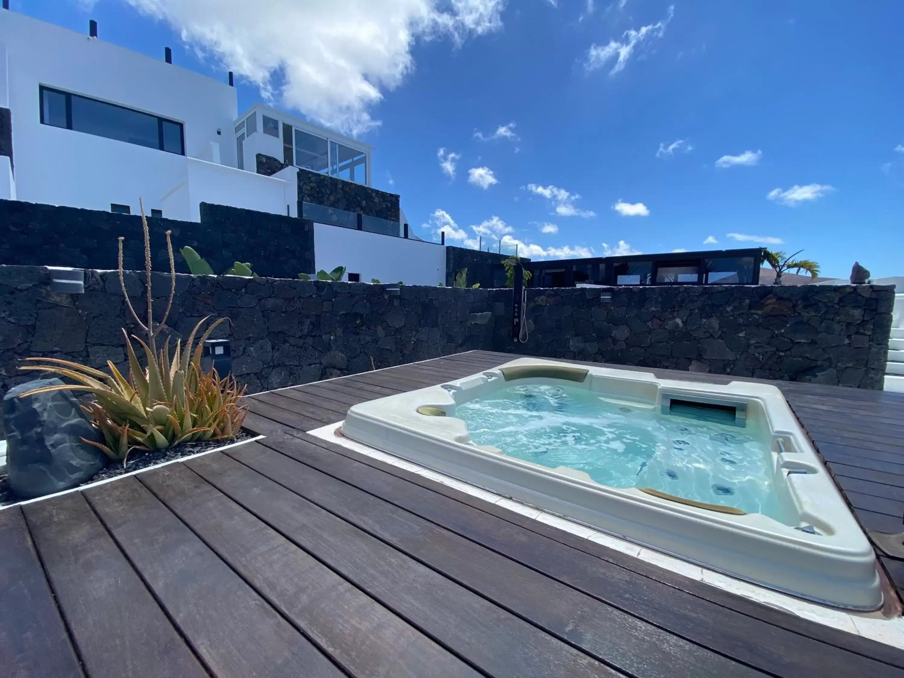 Hot Tub, Swimming Pool in Finca Marisa