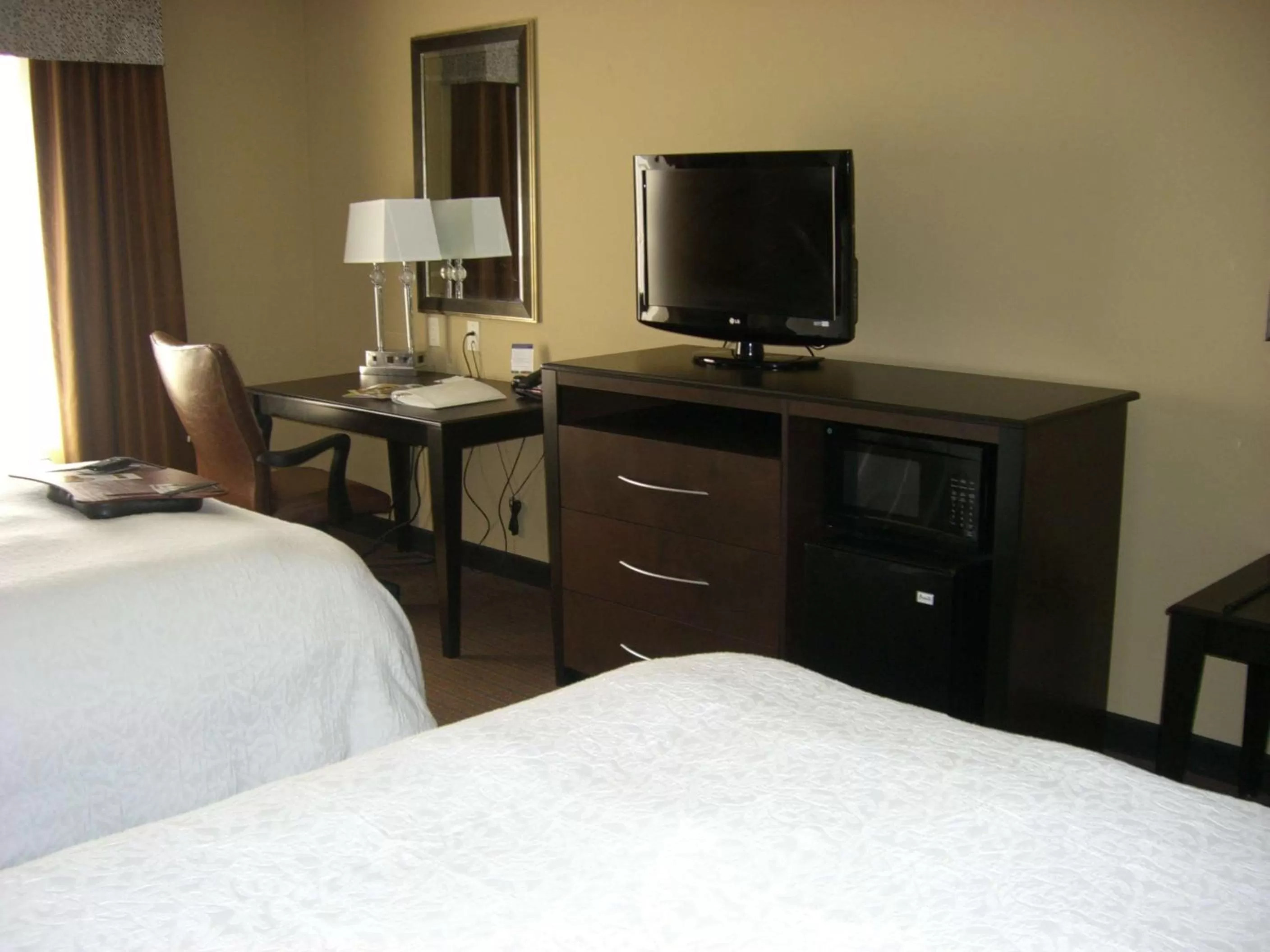 Bed in Hampton Inn and Suites Pueblo/North
