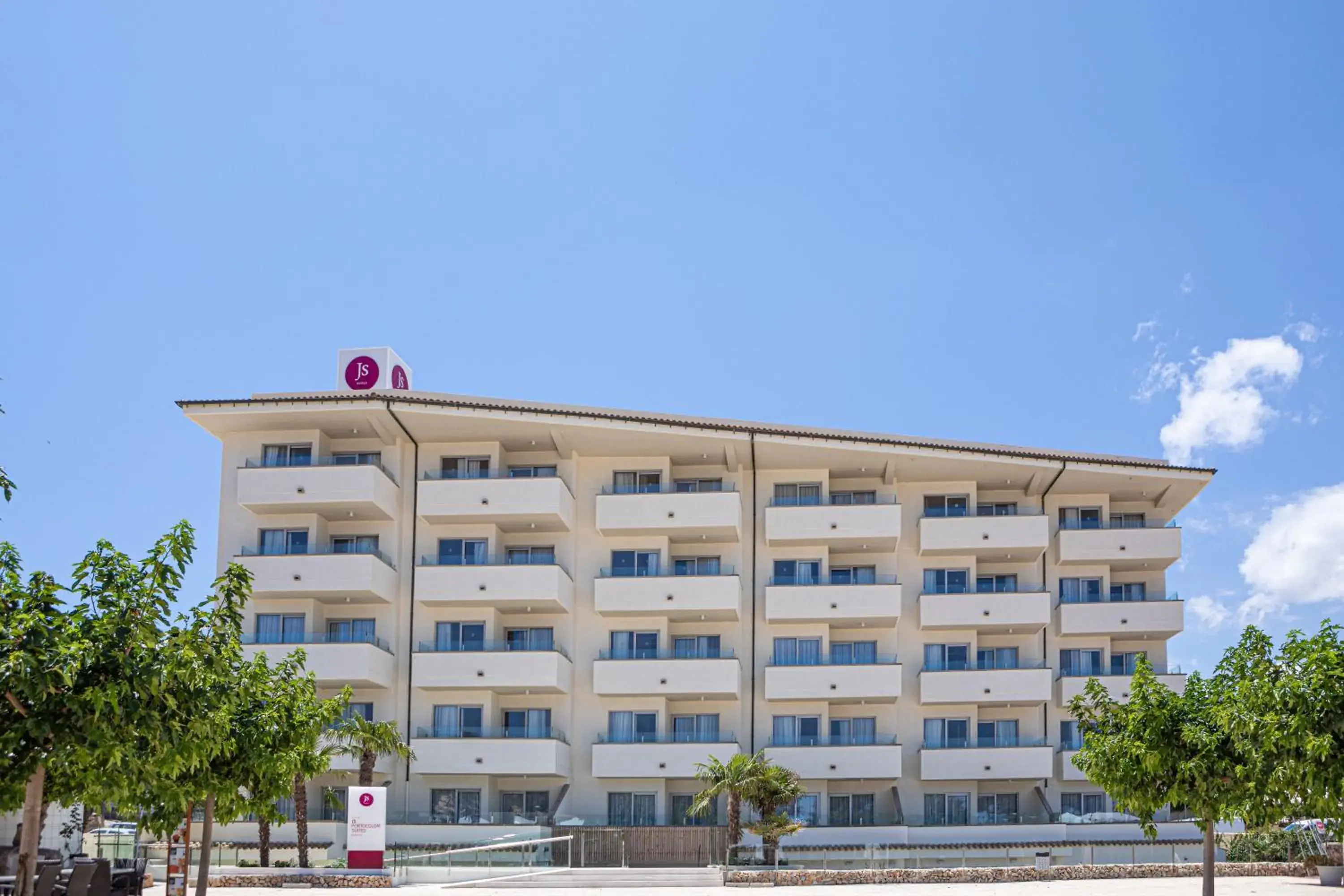 Facade/entrance, Property Building in JS Portocolom Suites