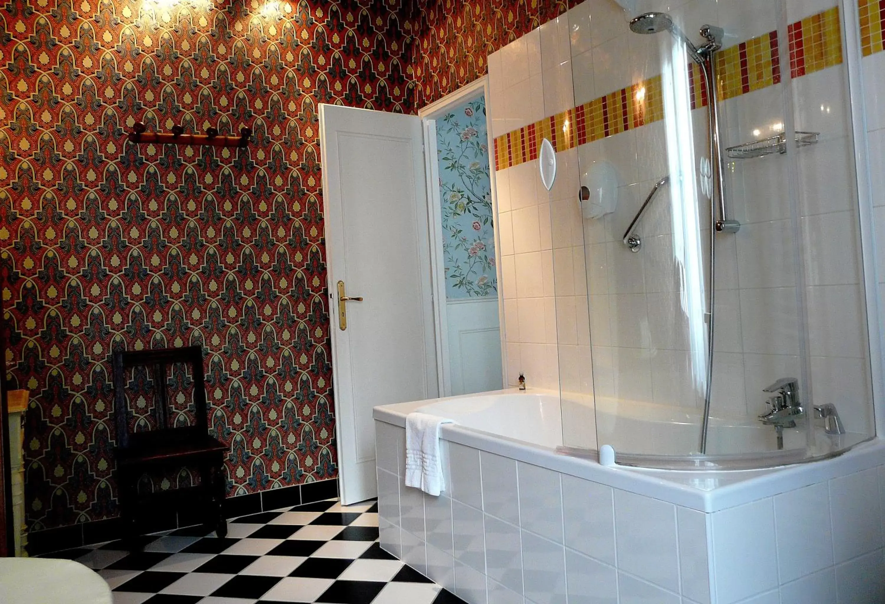 Bathroom in Hôtel de l'Abeille