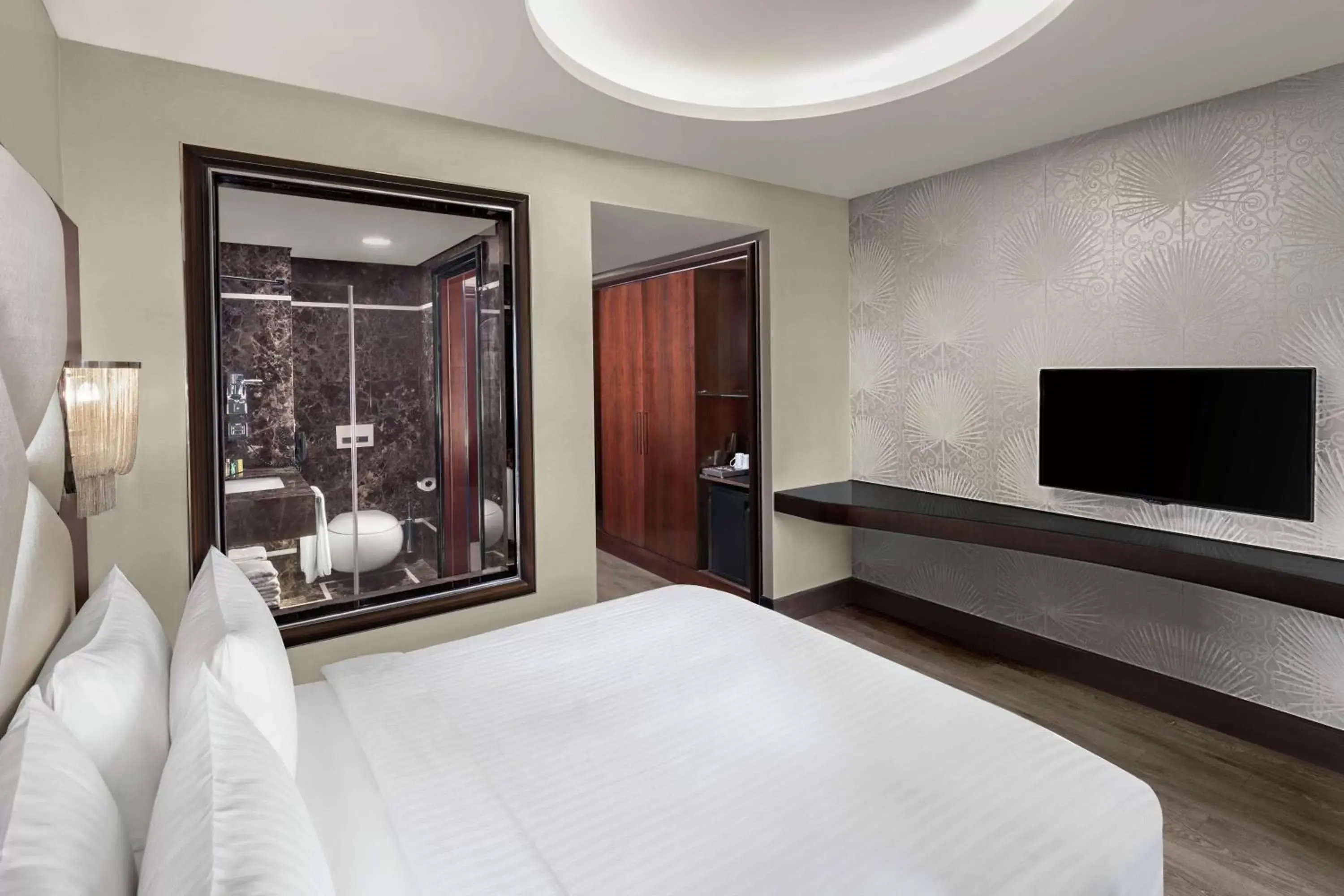 Bedroom, Bed in DoubleTree by Hilton Istanbul Esentepe
