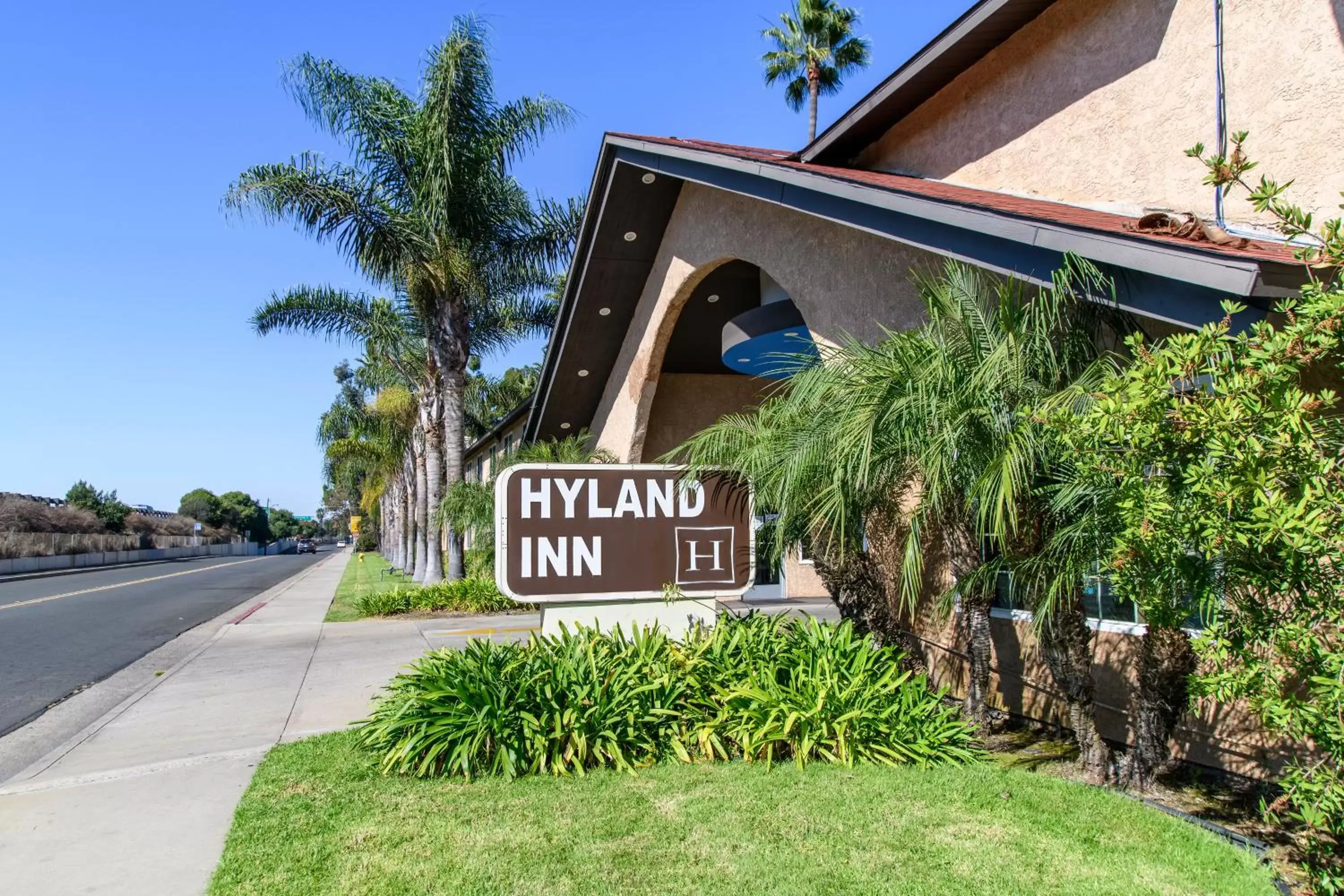 Facade/entrance, Property Building in Hyland Inn near Legoland