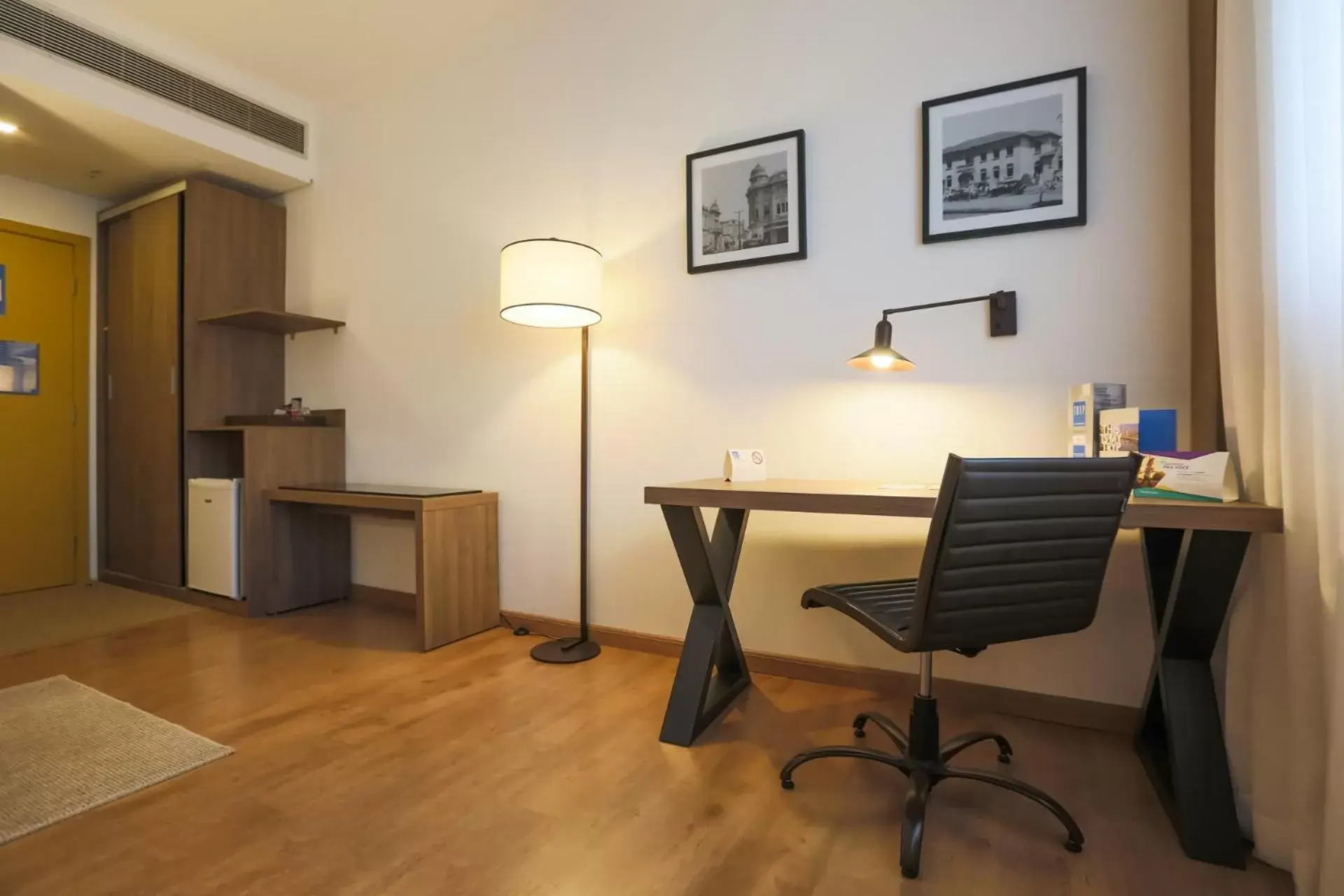 Living room, Dining Area in TRYP By Wyndham Ribeirão Preto