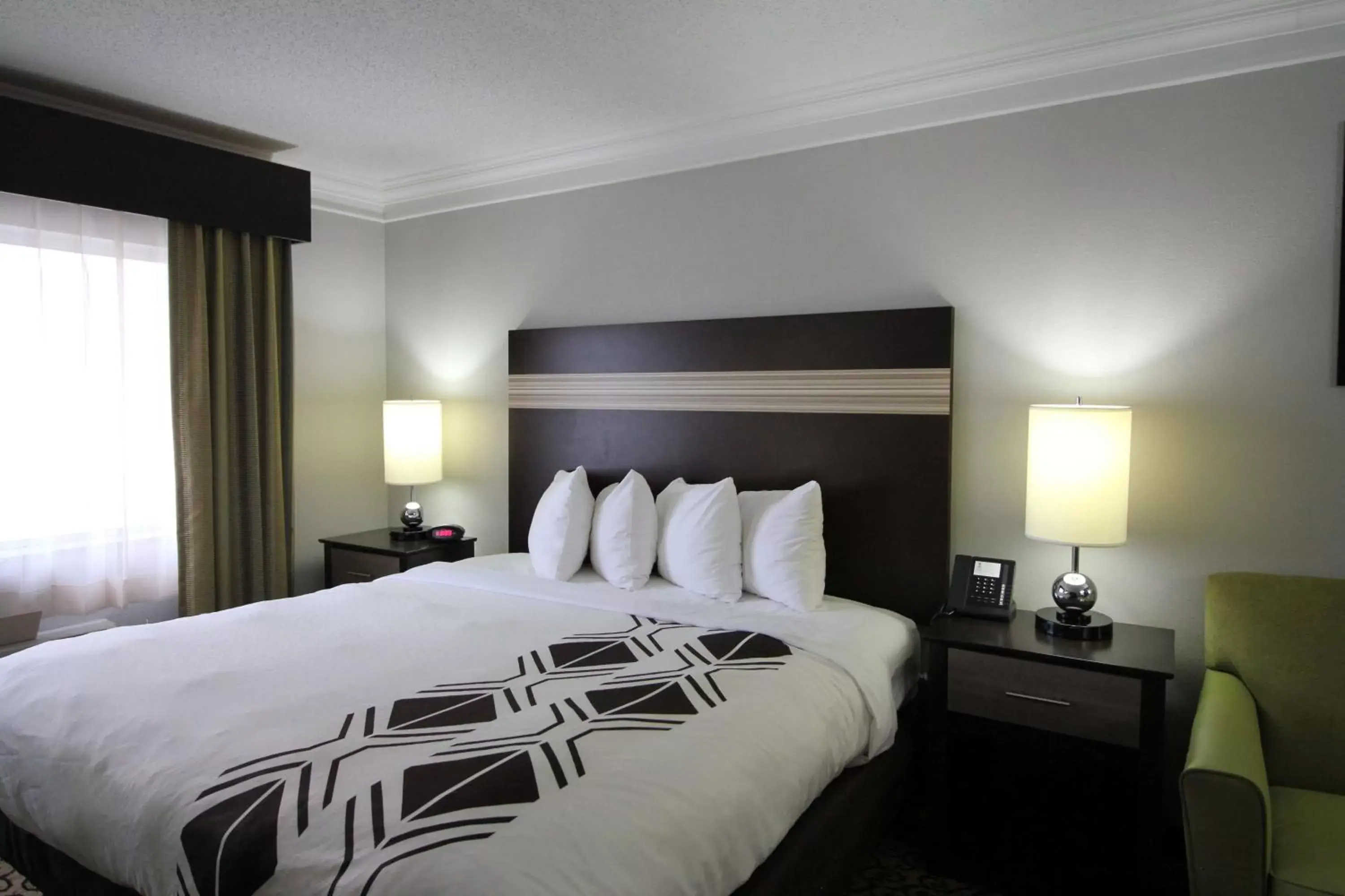 Bedroom, Bed in Best Western Slidell Hotel