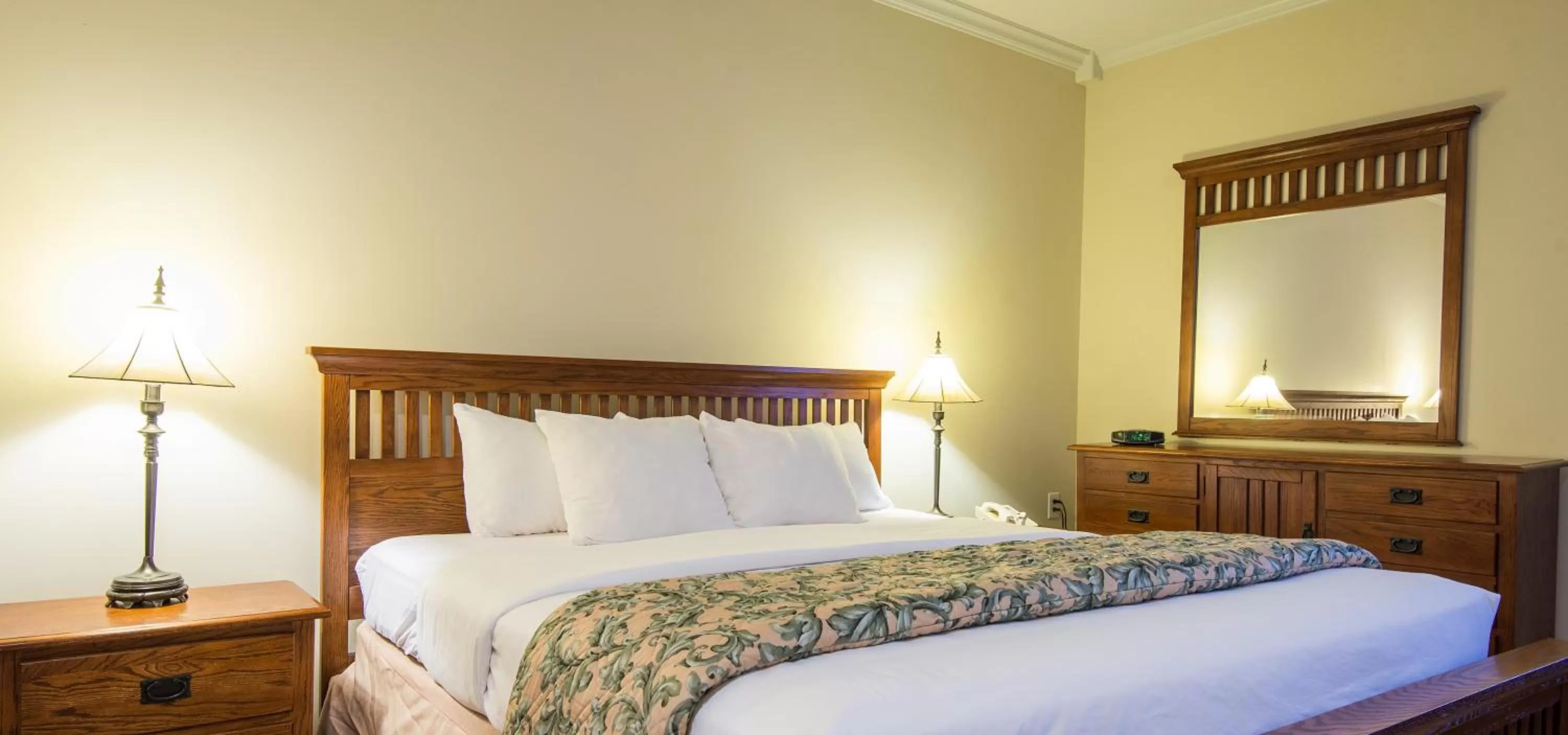 King Room - Disability Access in Fort Harrison State Park Inn