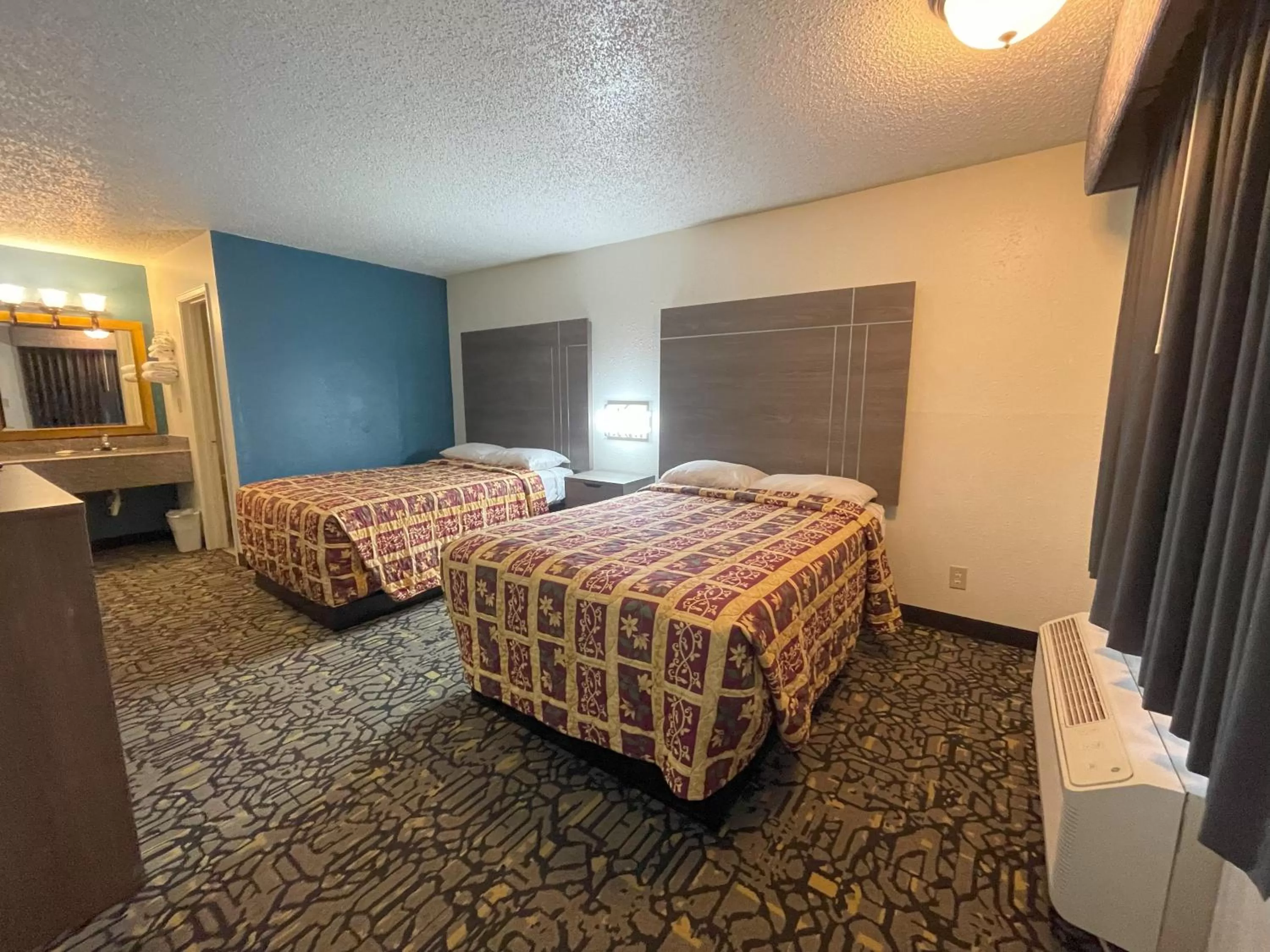 Bedroom, Bed in Countryside Inn