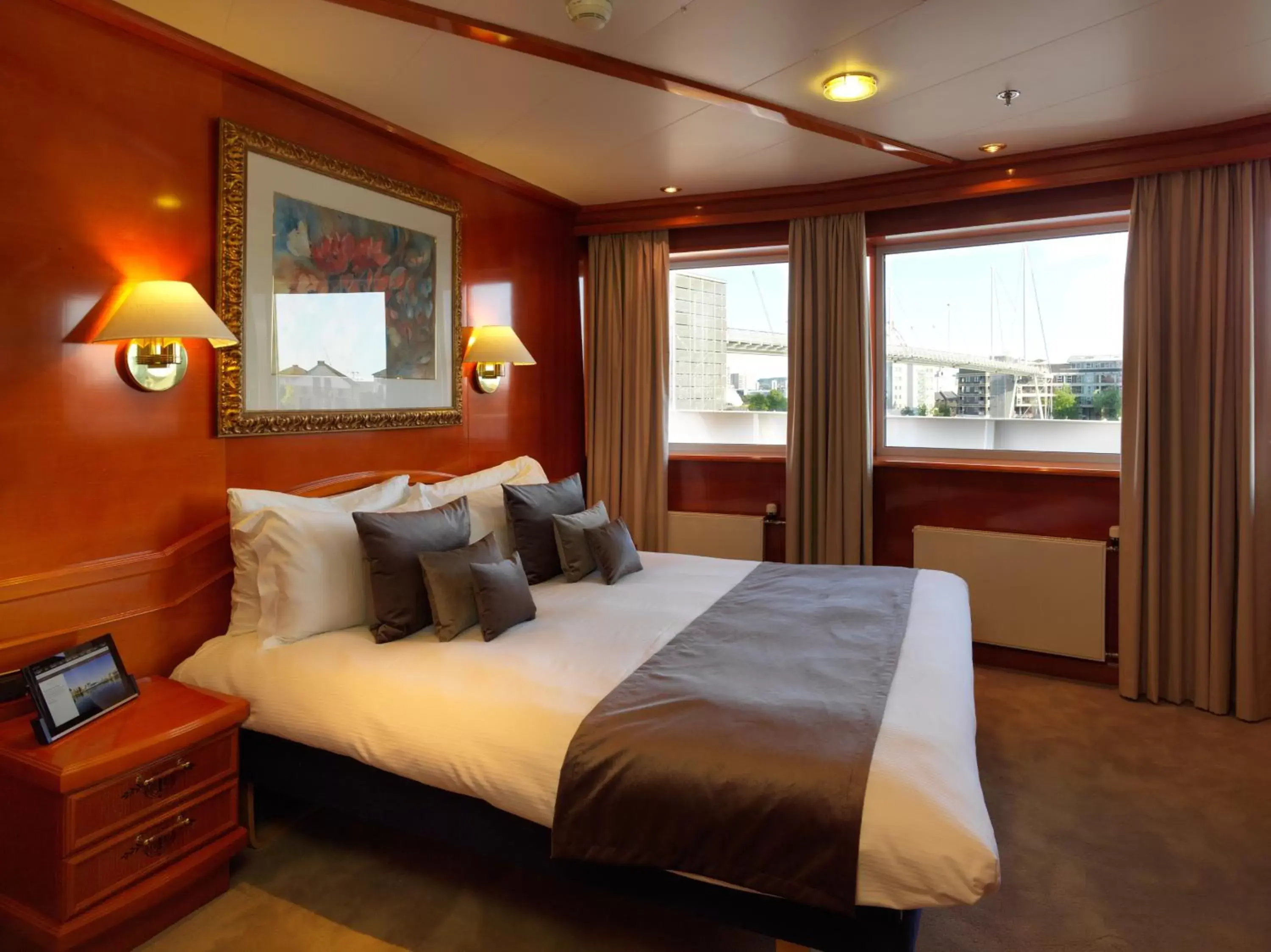 Executive Suite with River View in Sunborn London Yacht Hotel