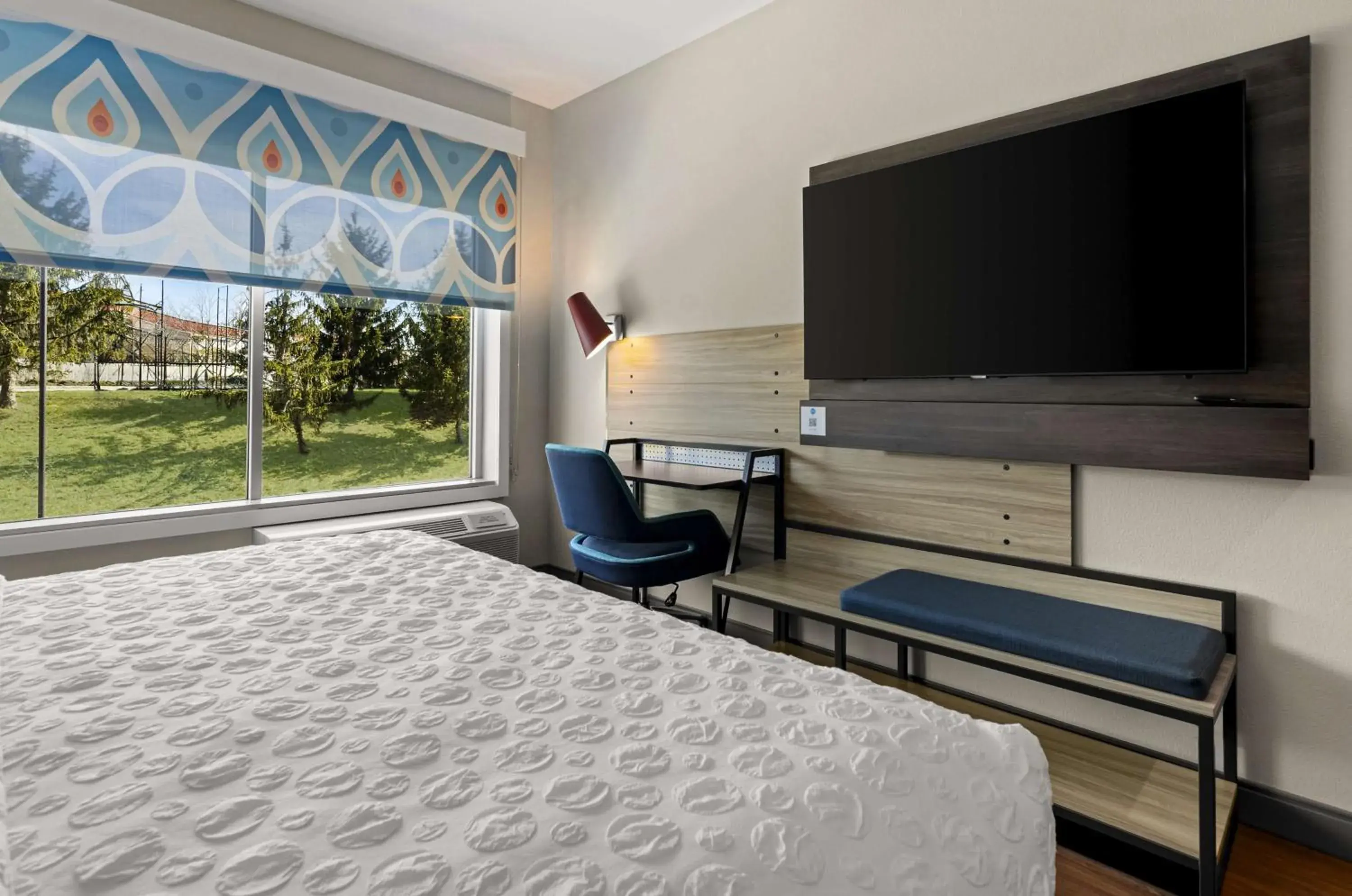 Bedroom, Bed in Tru by Hilton Christiansburg