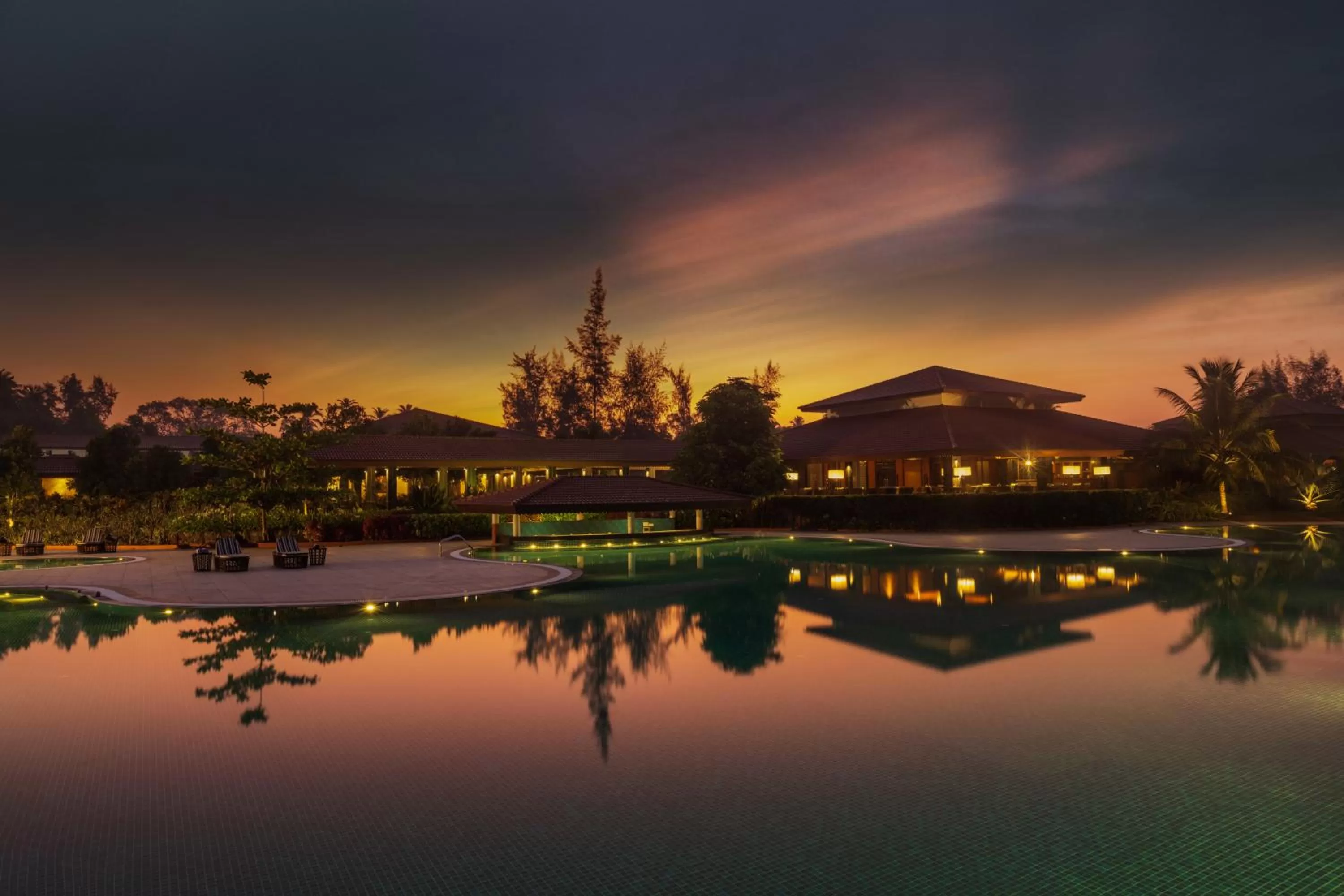 Swimming pool, Sunrise/Sunset in Gamyam Beach Resort