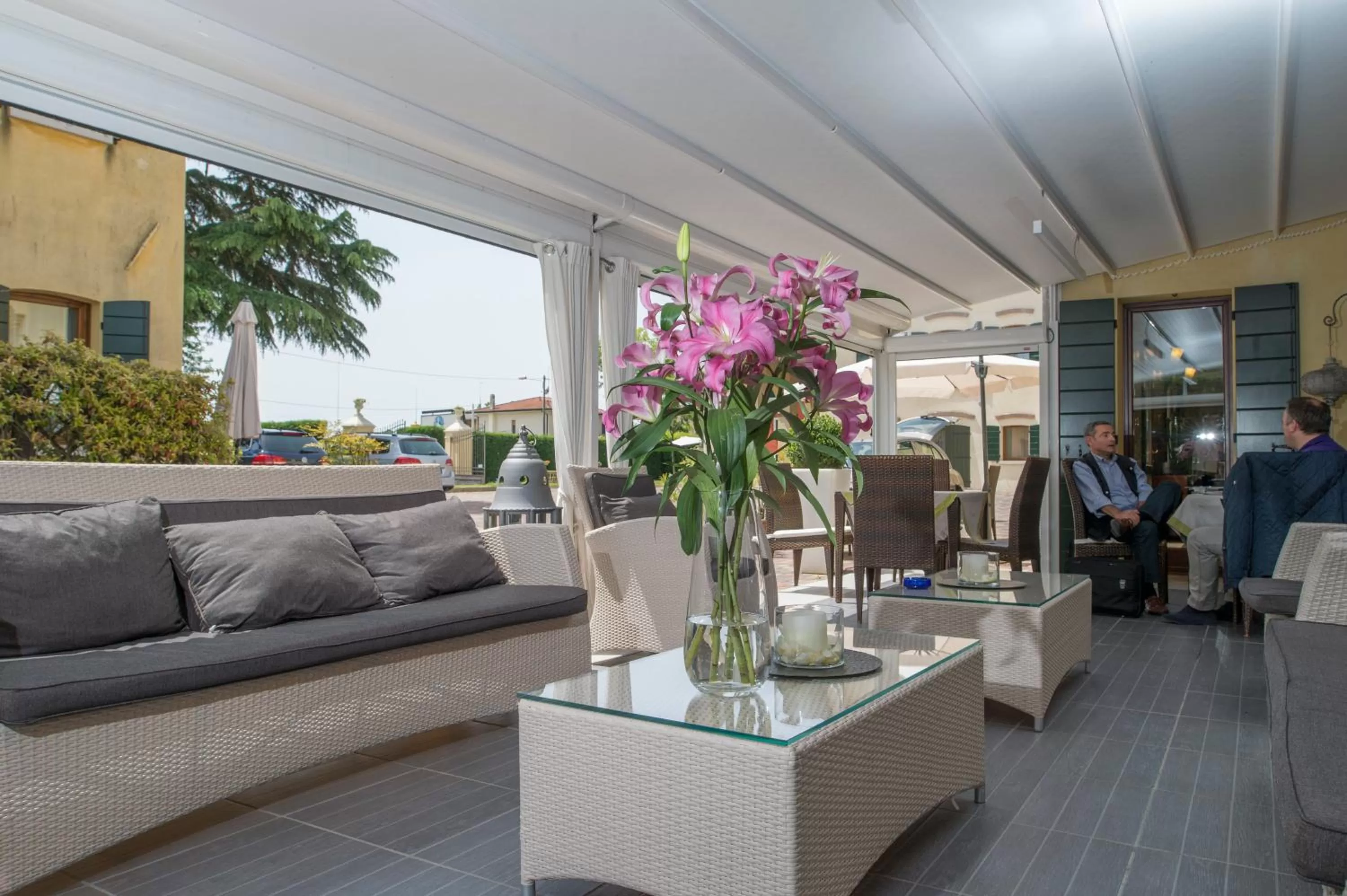 Patio in Hotel Venice Resort Airport