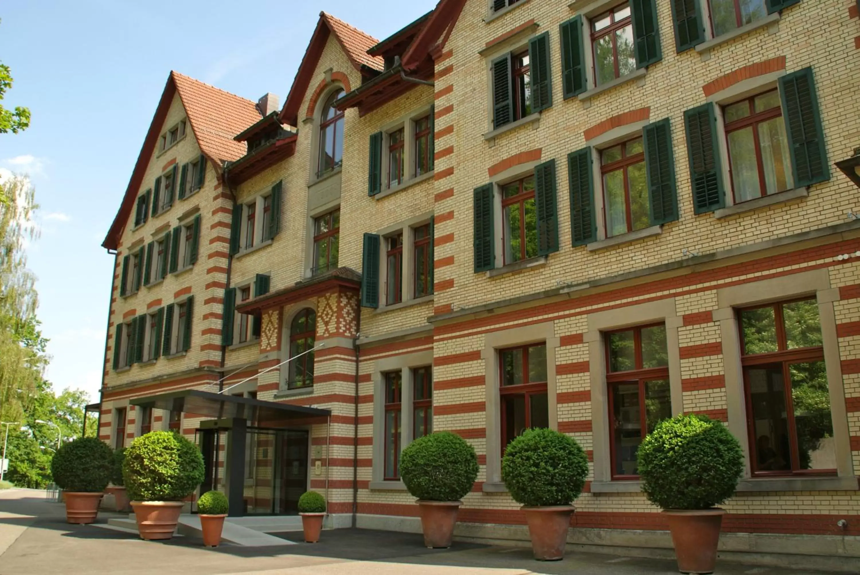 Facade/entrance, Property Building in Sorell Hotel Zürichberg