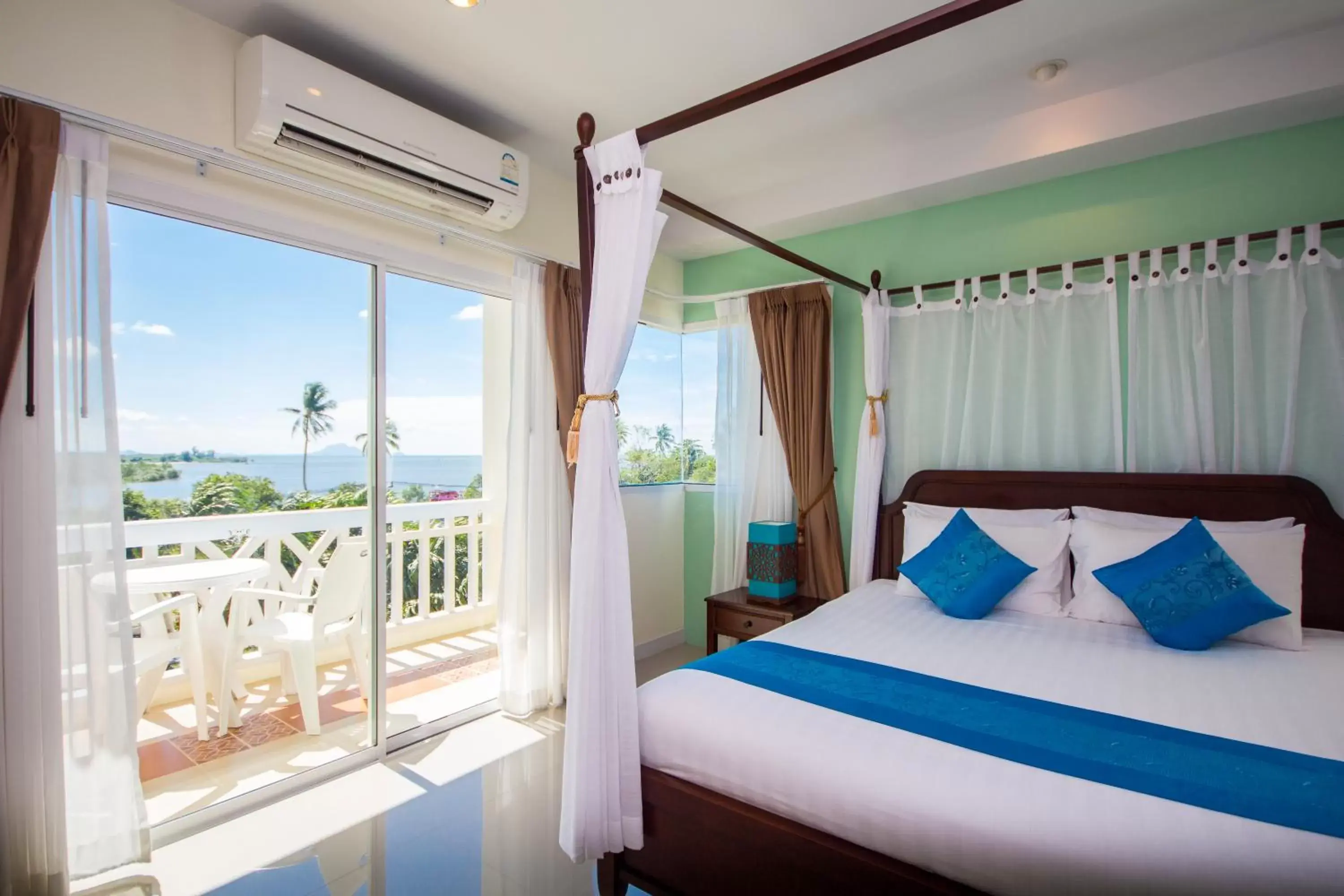 Bed in Krabi Front Bay Resort