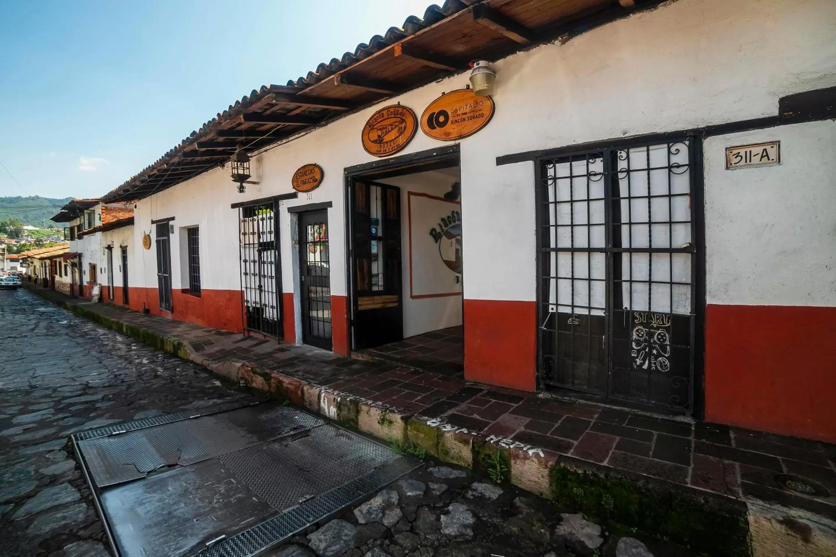 Facade/entrance, Property Building in Hotel Rincon Soñado, Valle de Bravo