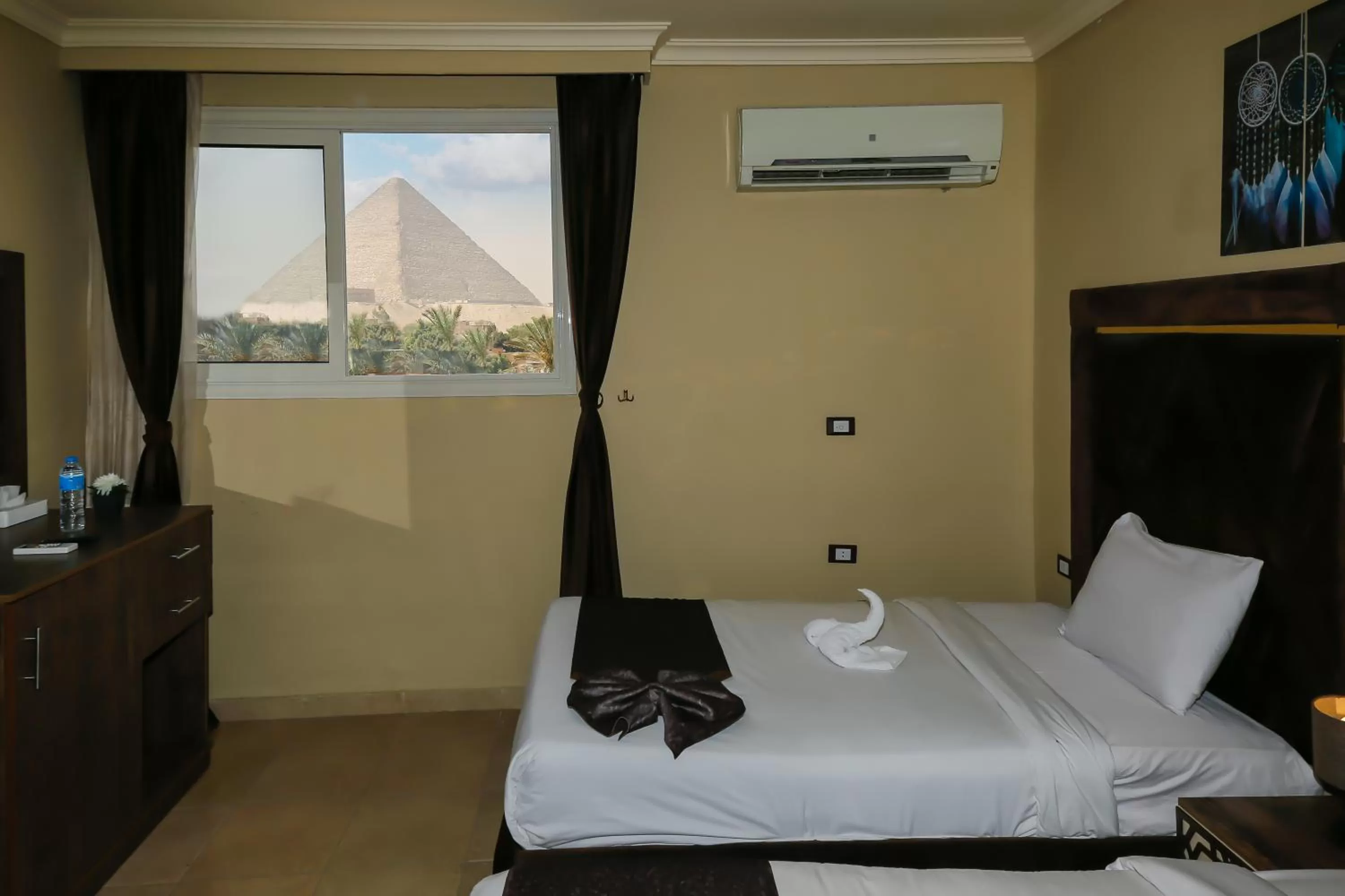 Bed in King Cheops Inn - Pyramid View