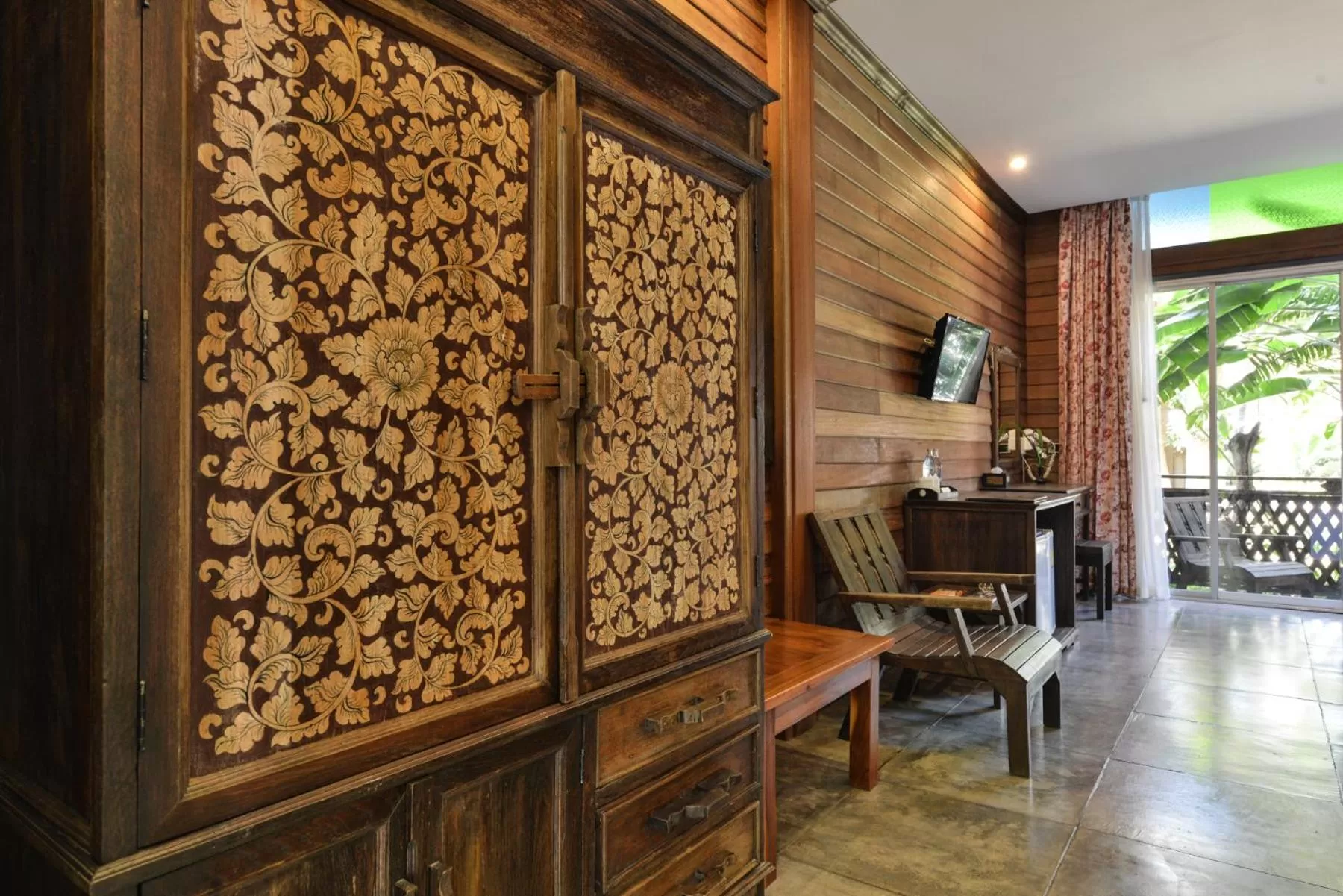 Bedroom in Royal River Kwai Resort and Spa