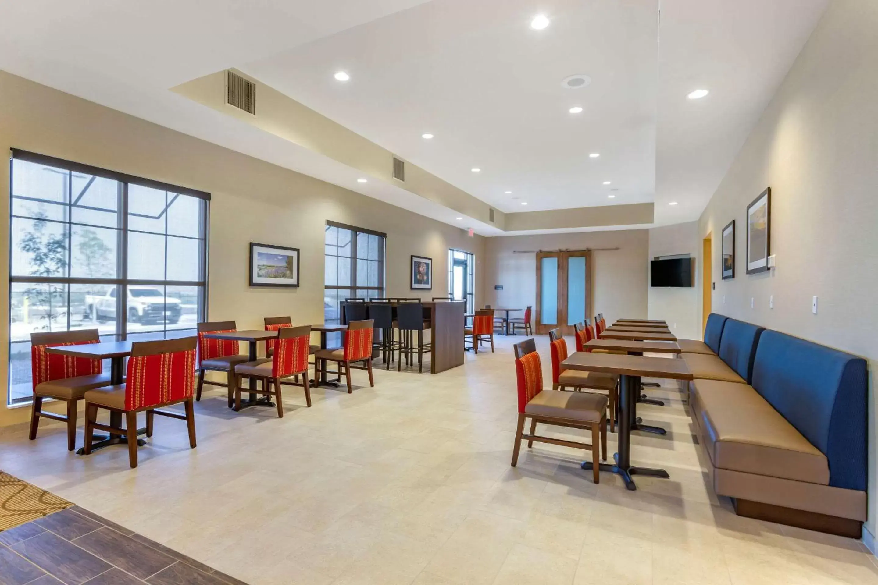 Restaurant/Places to Eat in Comfort Suites Albuquerque Airport