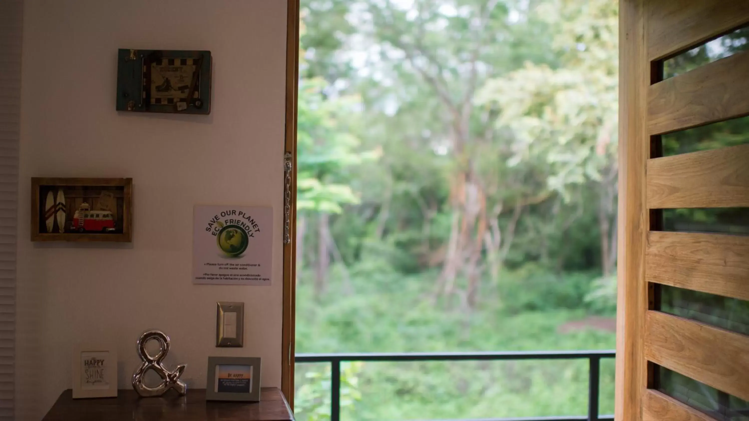 Decorative detail in Tamarindo Sunshine