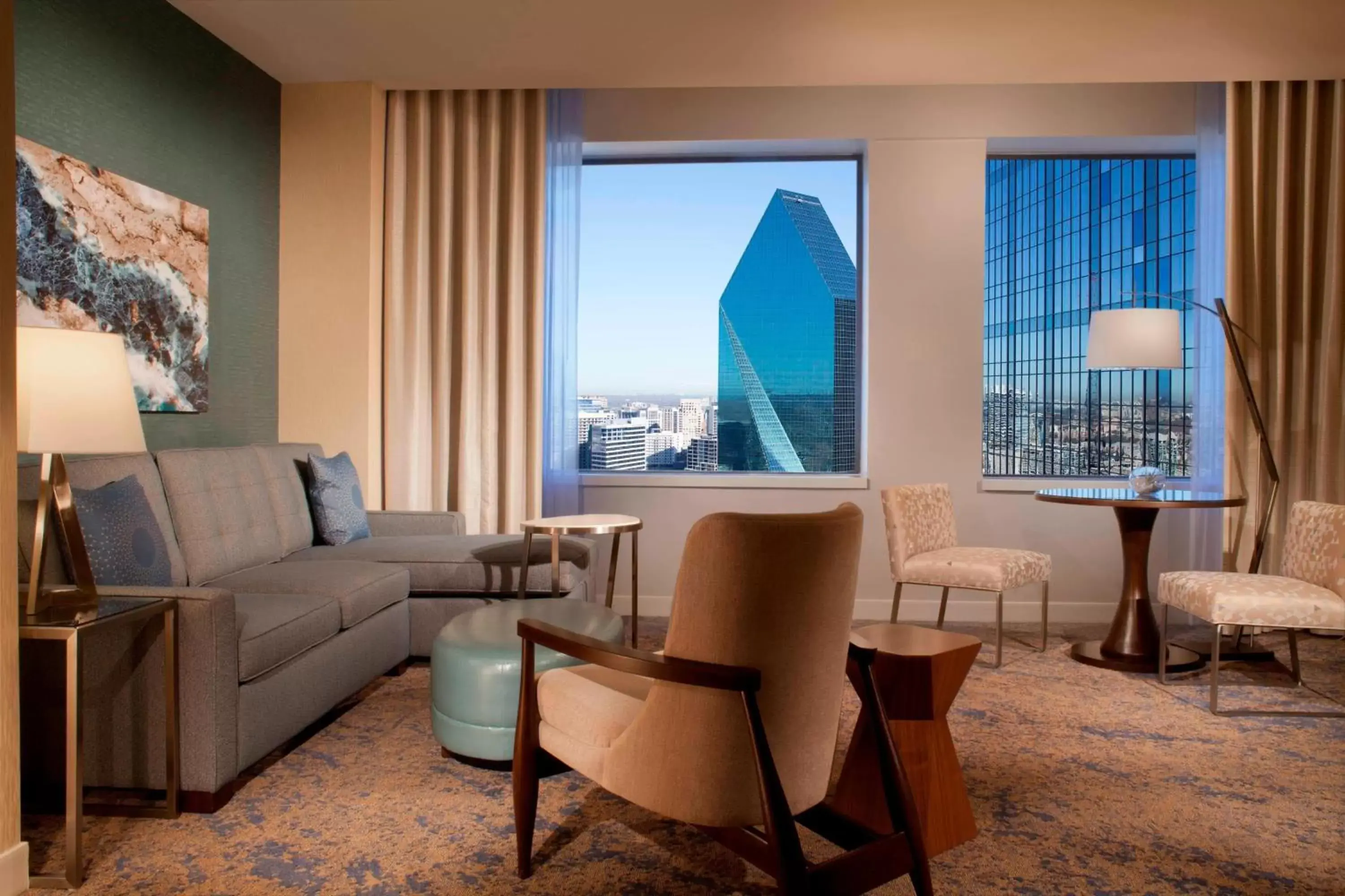 Living room, Seating Area in The Westin Dallas Downtown