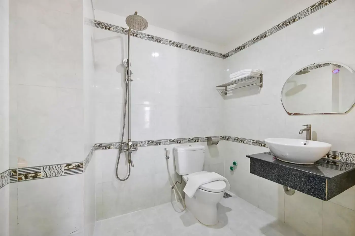 Toilet, Bathroom in Gia Hoa Airport Hotel