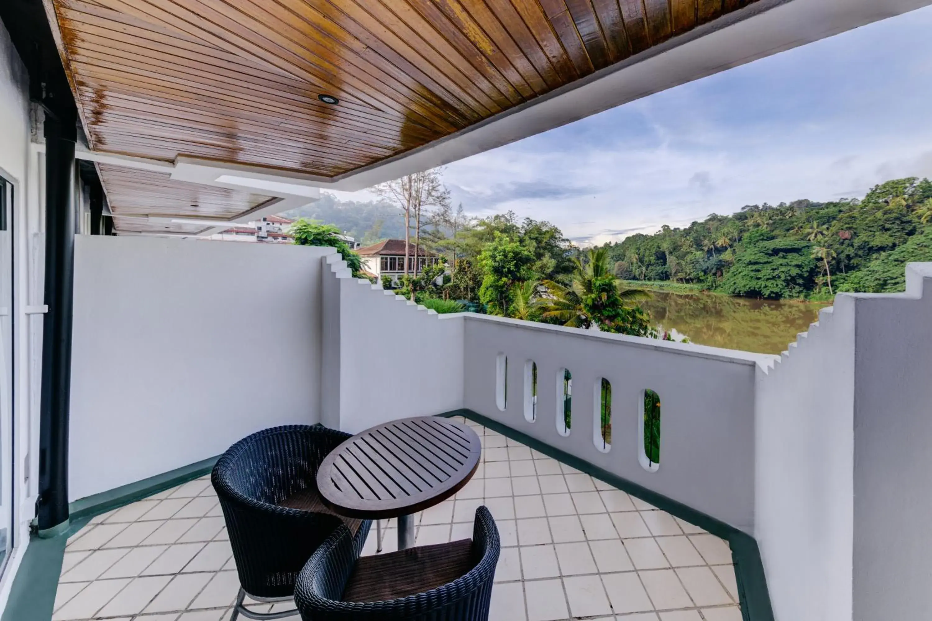 View (from property/room), Balcony/Terrace in Cinnamon Citadel Kandy