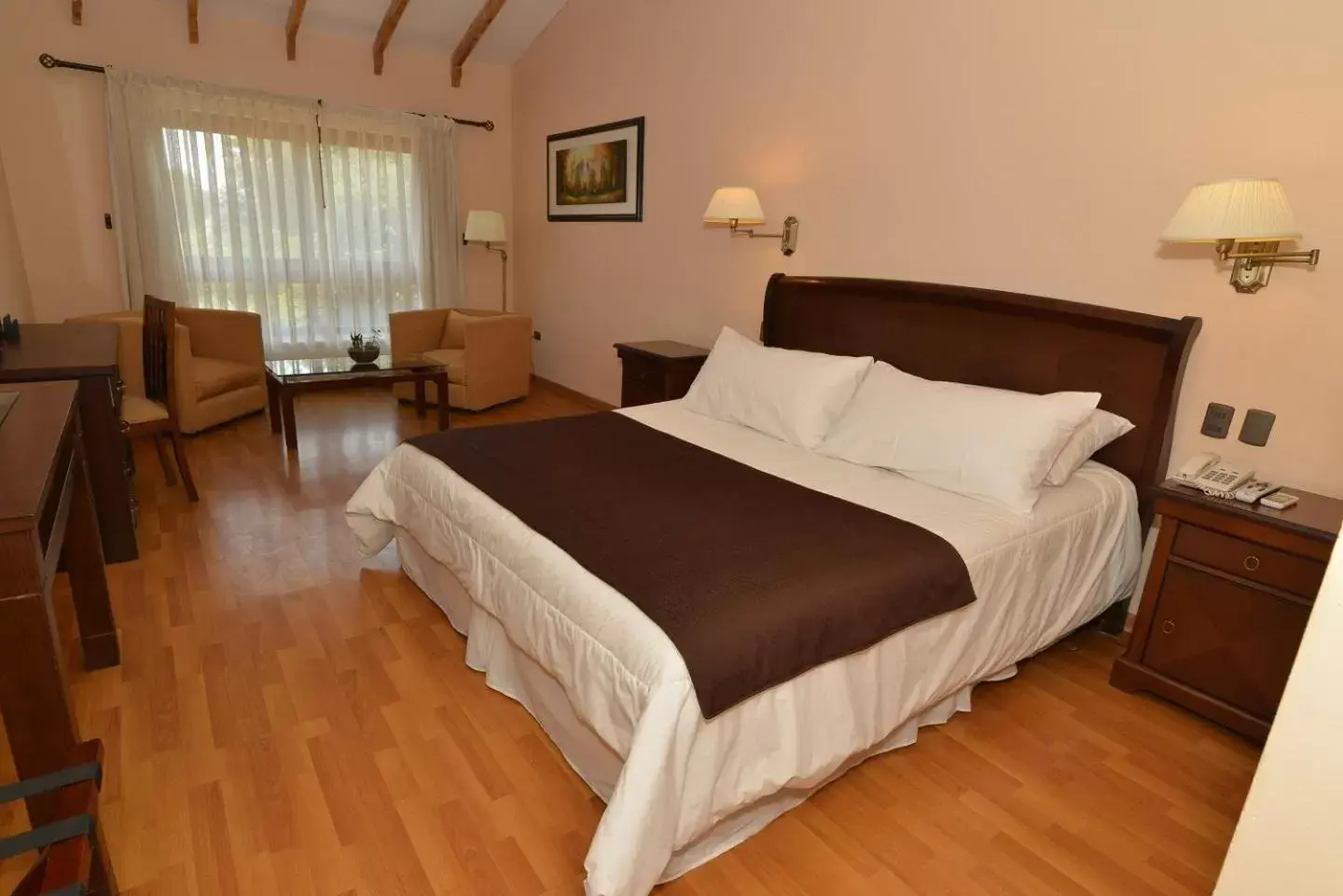 Photo of the whole room, Bed in Howard Johnson Hotel Rinconada de Los Andes