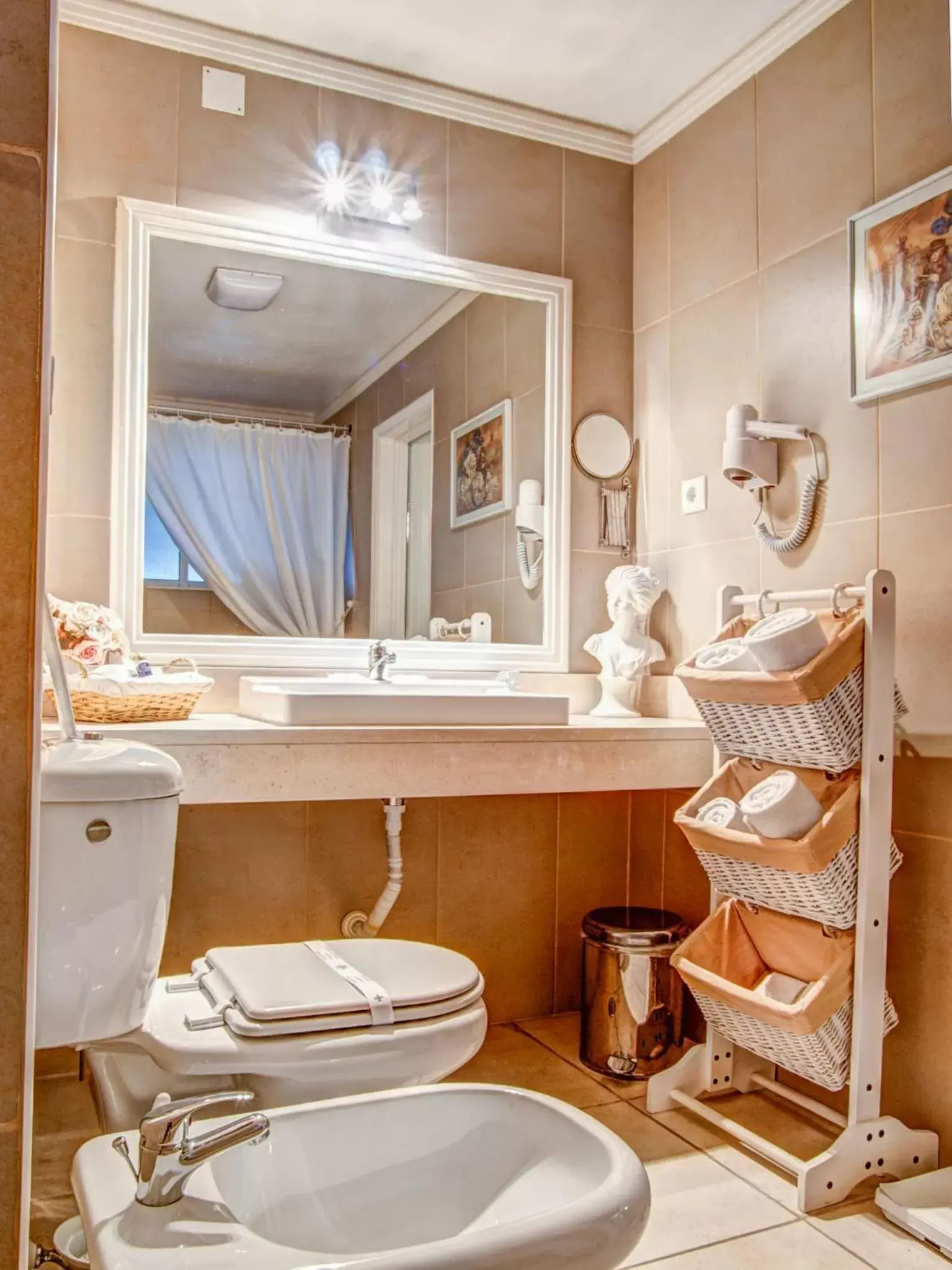 Bathroom in Hotel Residencial Alentejana