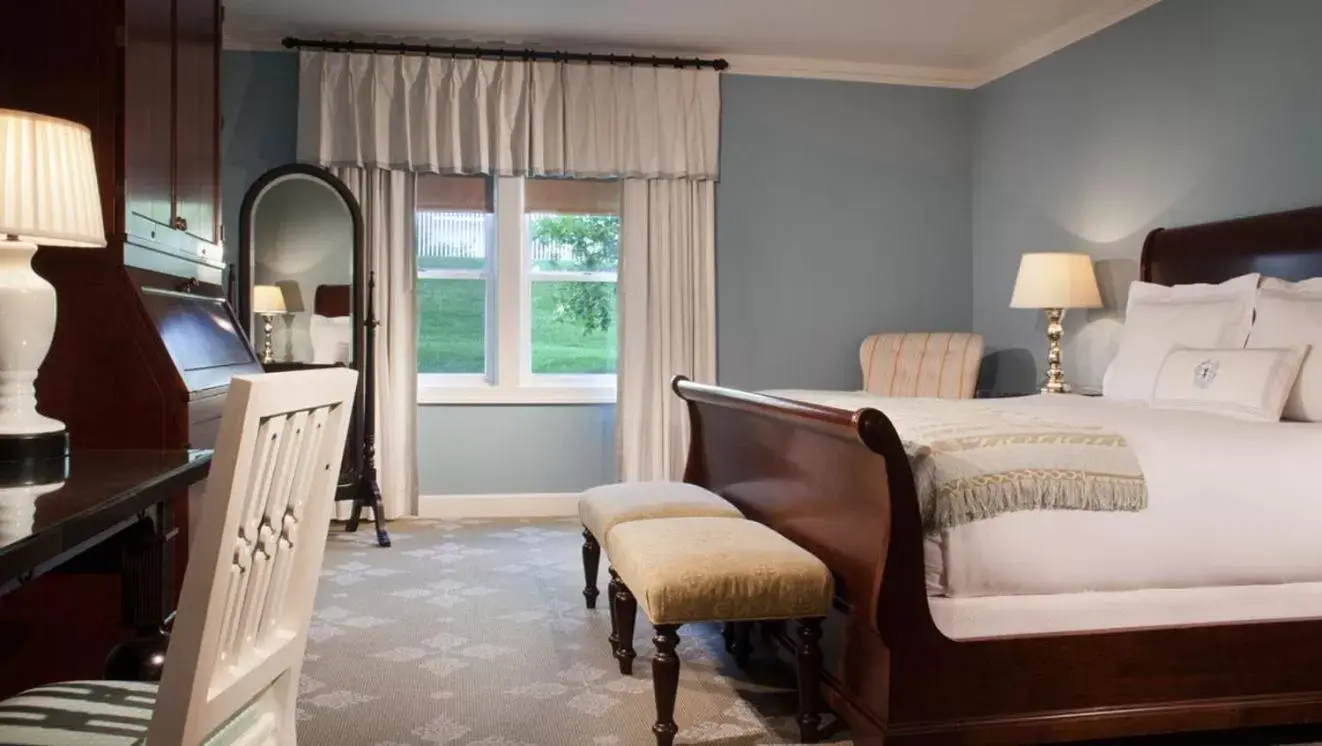 Deluxe Room - One King Bed in Omni Bedford Springs Resort