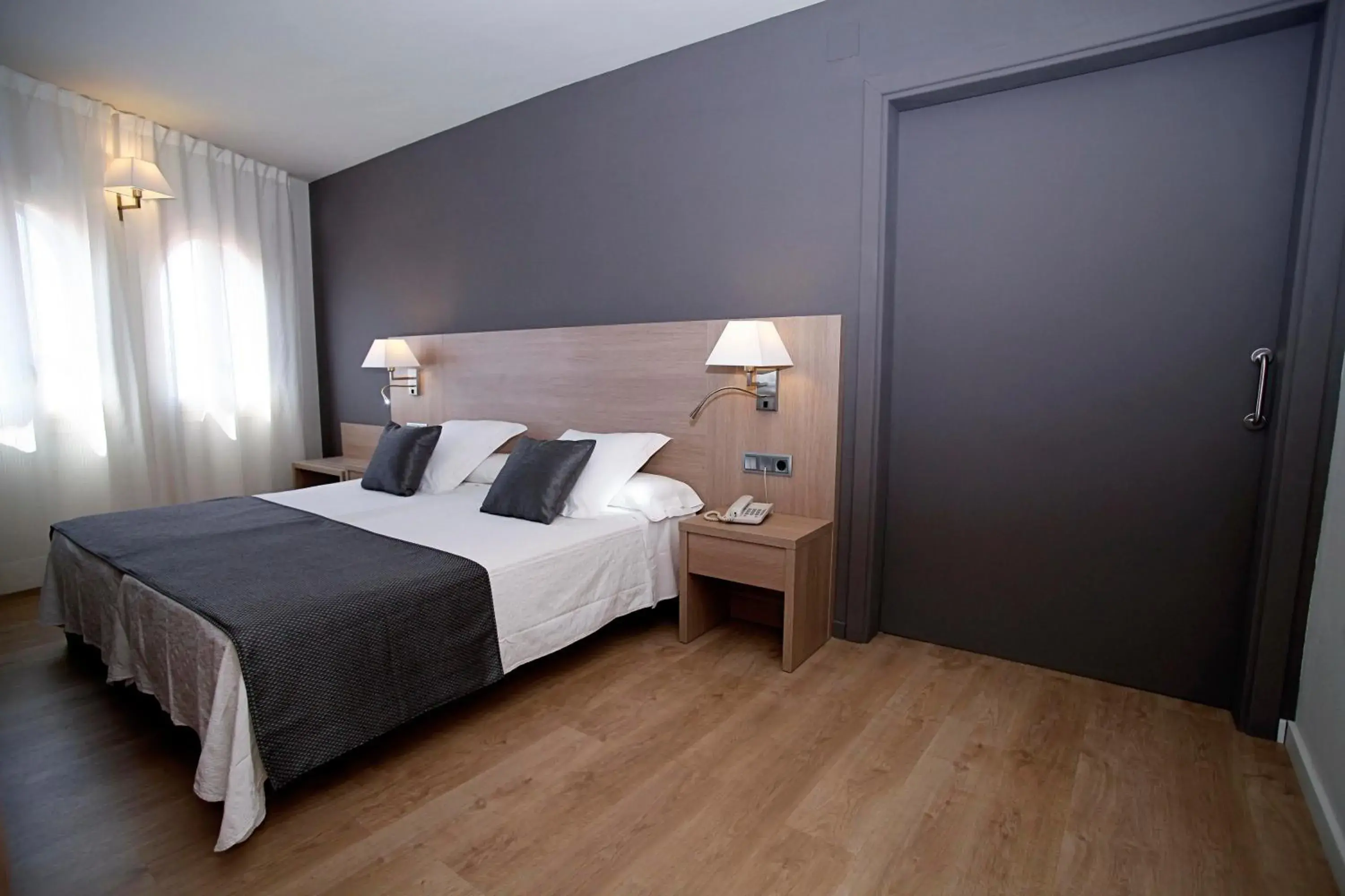 Bedroom, Bed in Balneari Termes Victoria