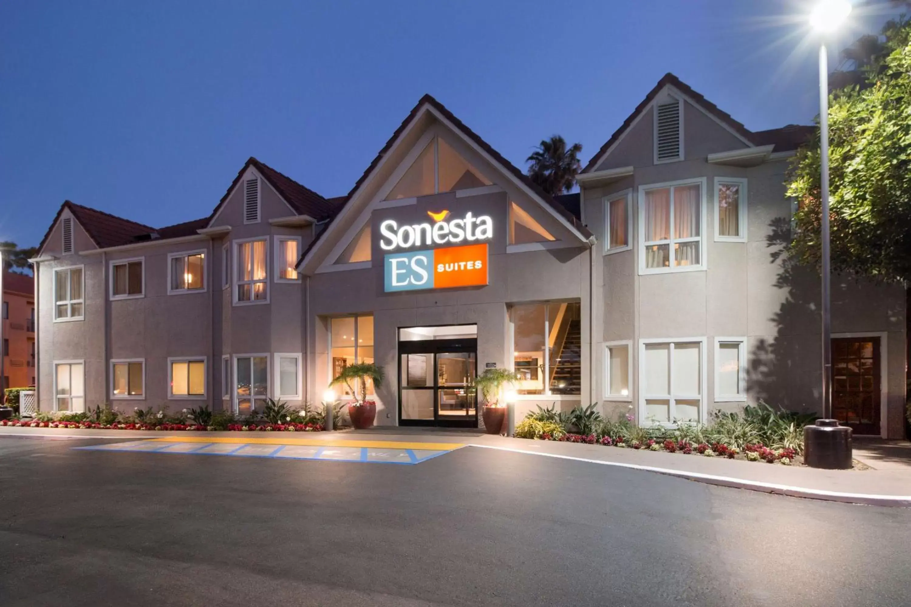 Property Building in Sonesta ES Suites Huntington Beach Fountain Valley