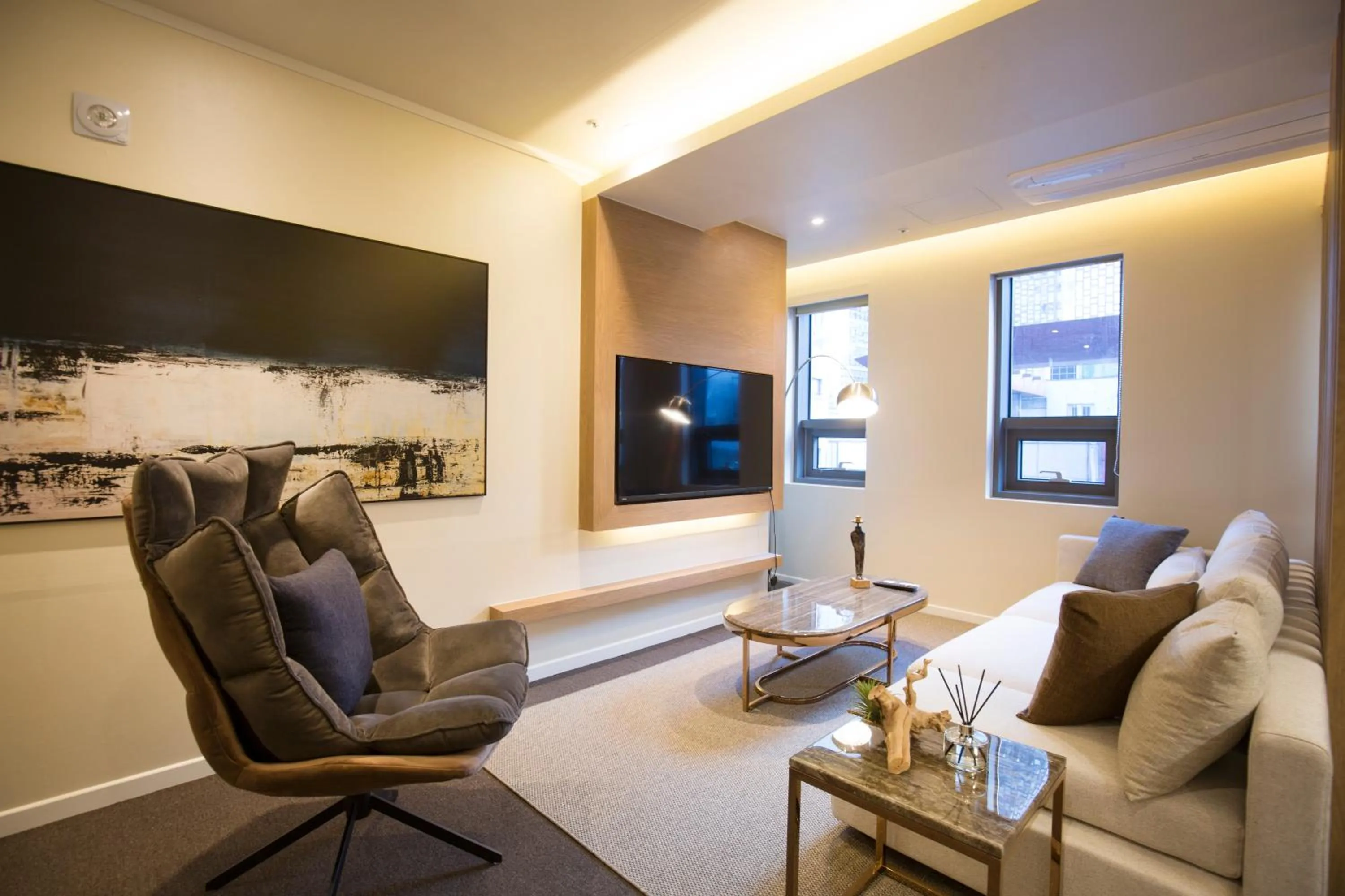 Living room, Seating Area in UH Suite The Jongno